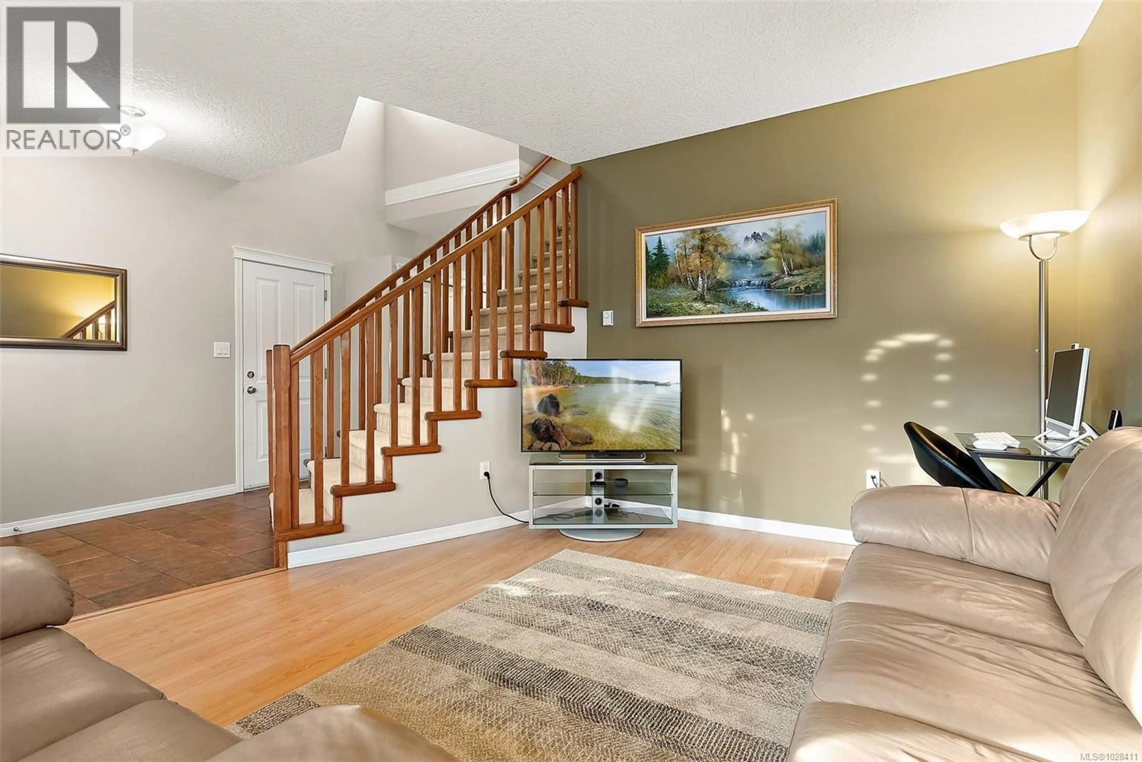 Indoor entryway for 126 THETIS VALE CRESCENT, View Royal British Columbia V9B6S6