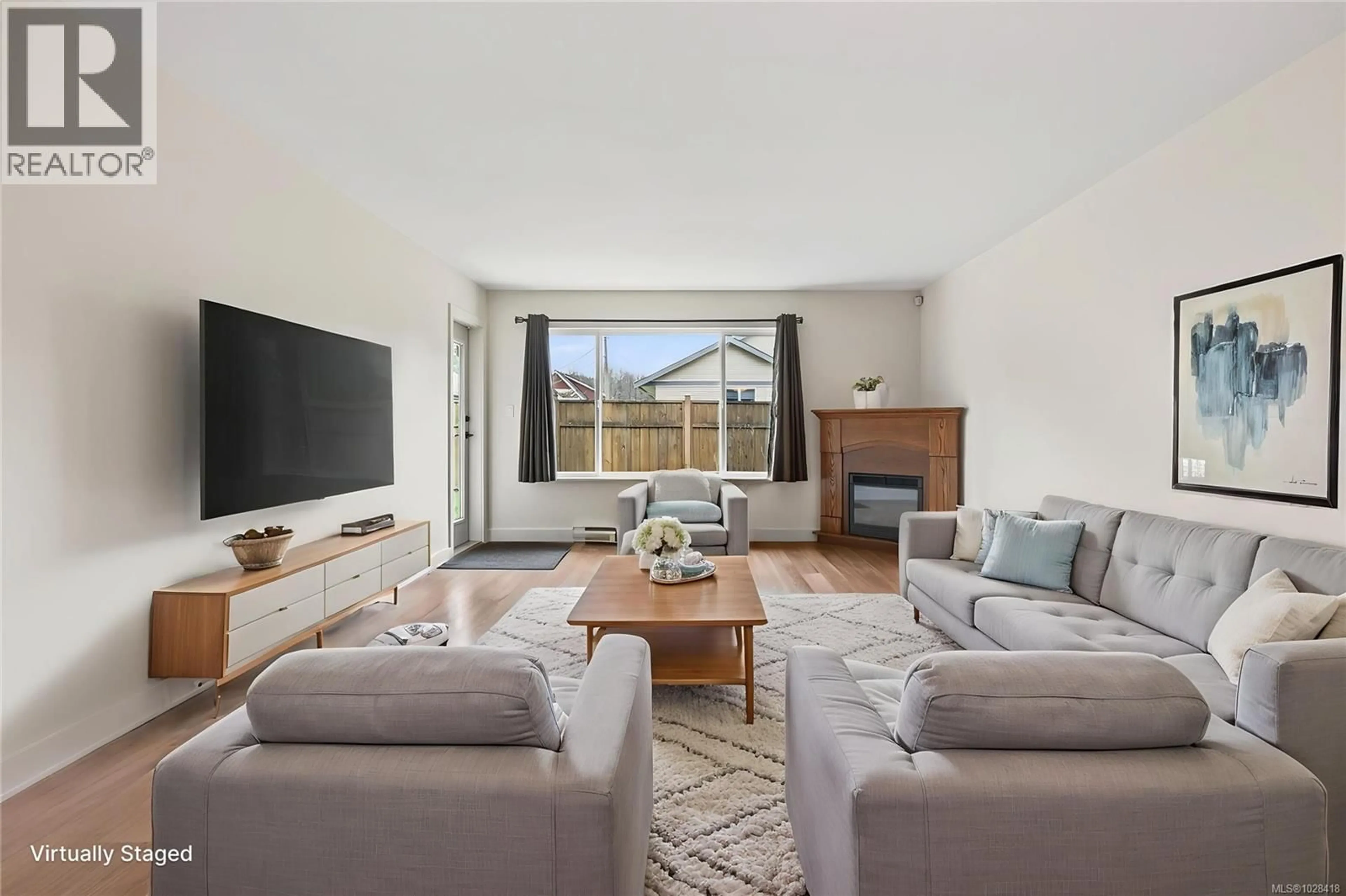 Living room with furniture, unknown for 8 - 3400 CONISTON CRESCENT, Cumberland British Columbia V0R1S0