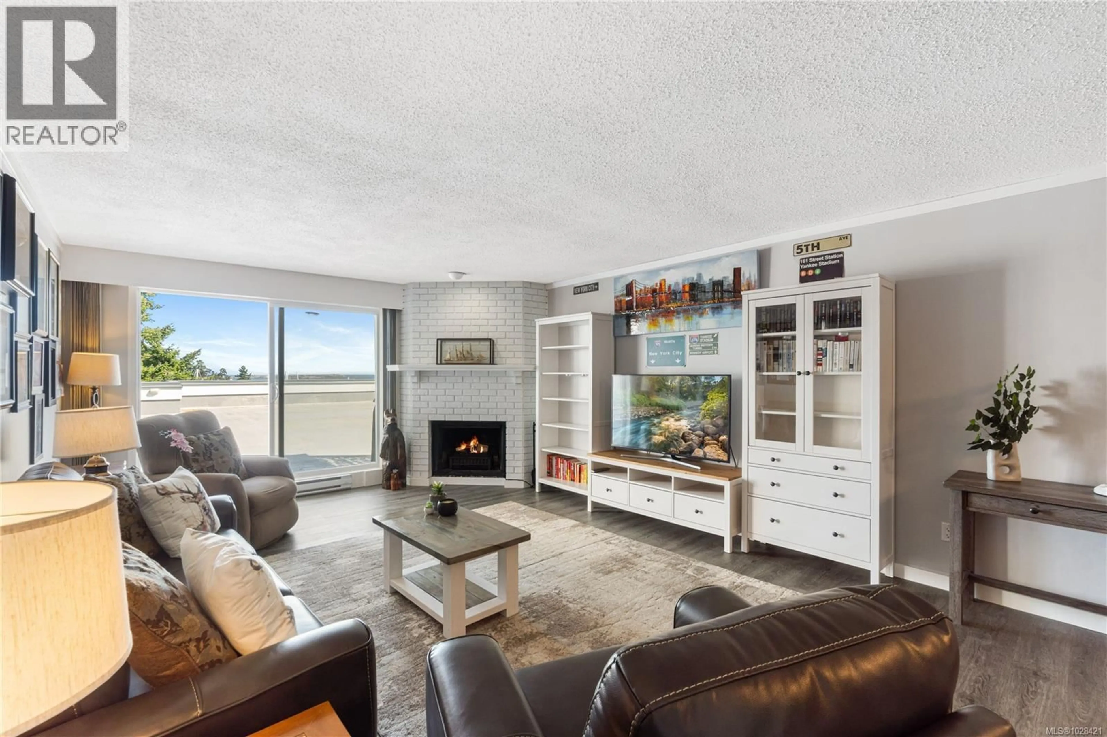 Living room with furniture, unknown for 302 - 3555 OUTRIGGER ROAD, Nanoose Bay British Columbia V9P9K1