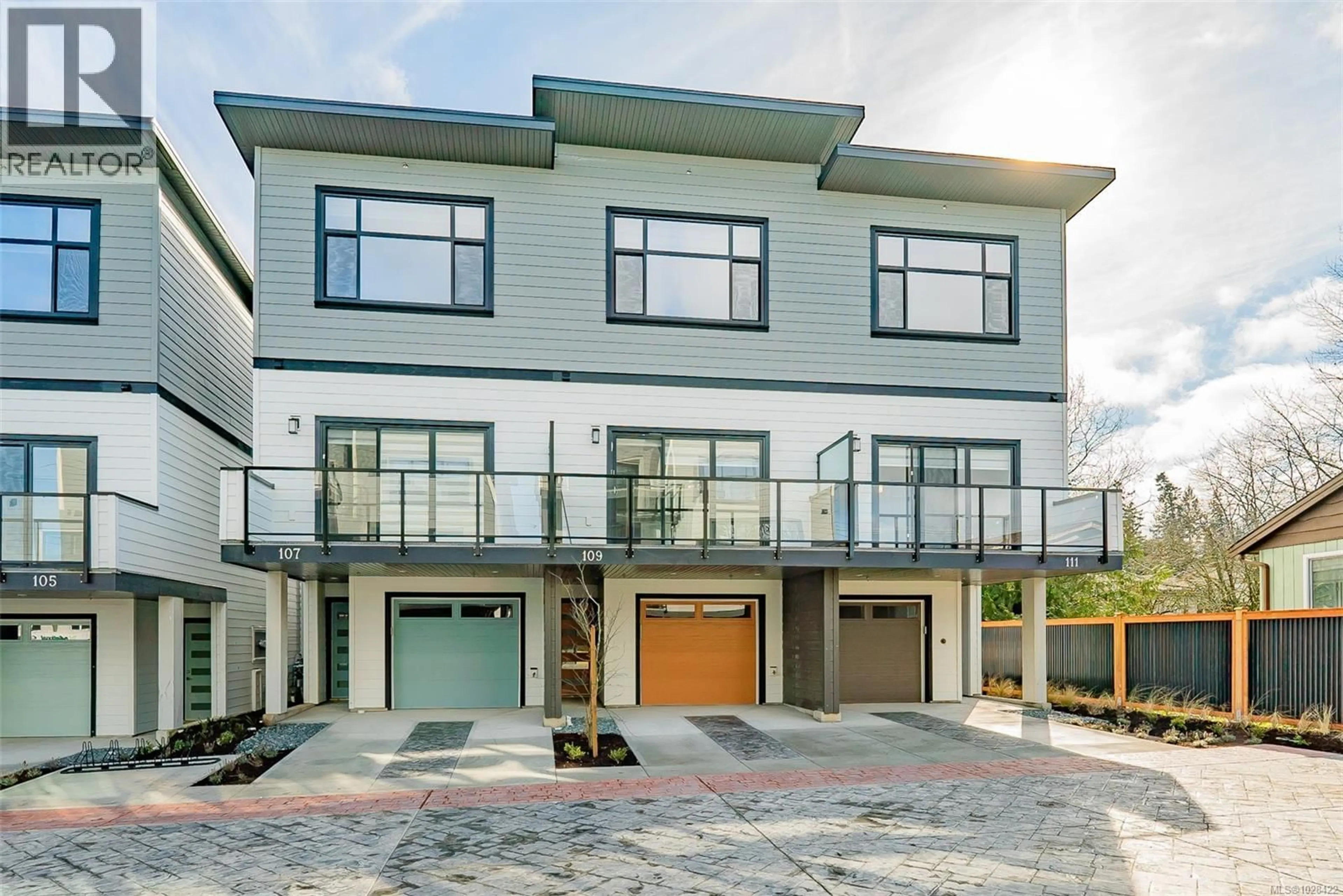 Home with vinyl exterior material, street for 111 - 1615 NORTHFIELD ROAD, Nanaimo British Columbia V9S5A8