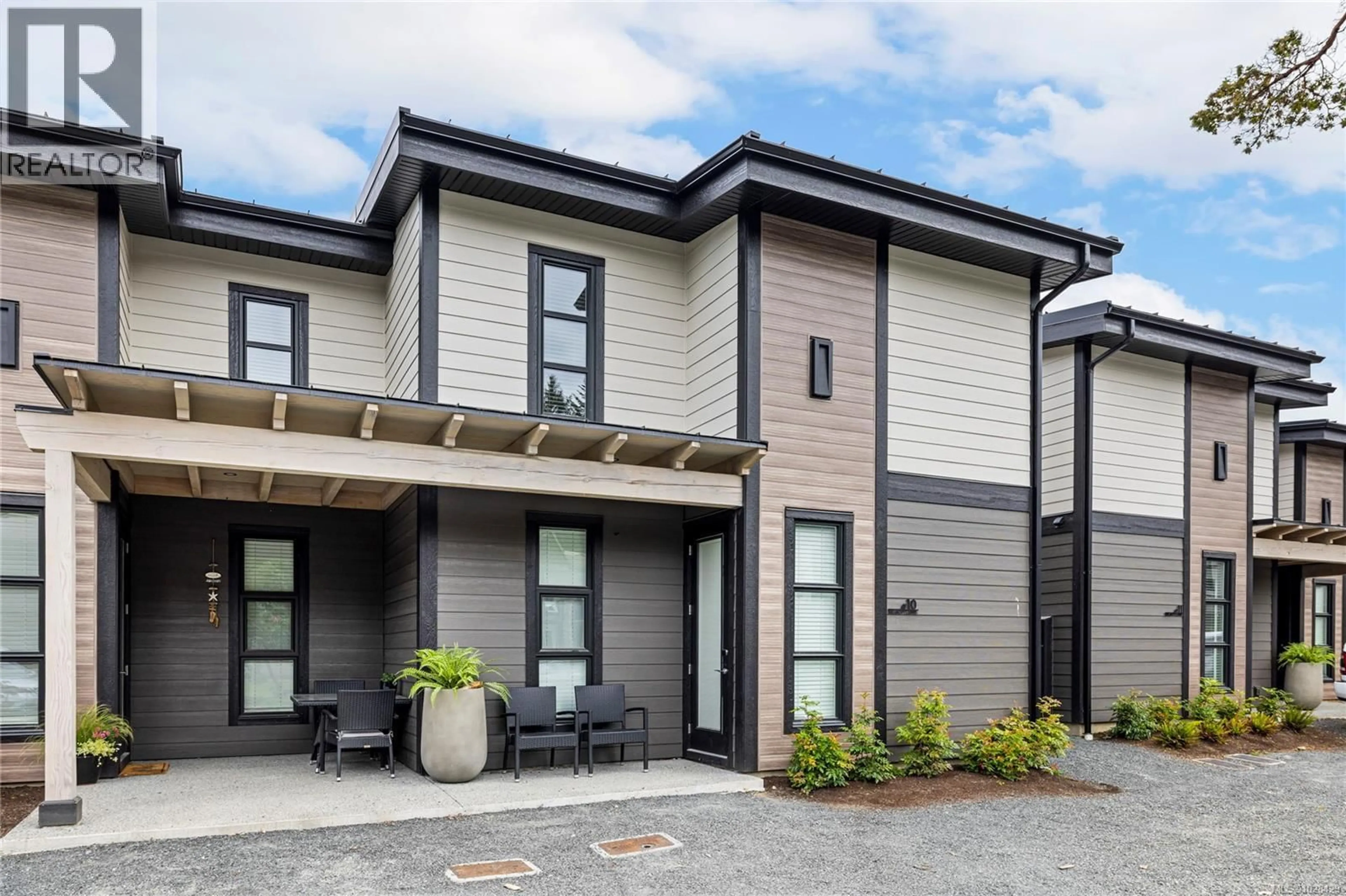 Home with vinyl exterior material, street for 10 - 1175 RESORT DRIVE, Parksville British Columbia V9P2E3