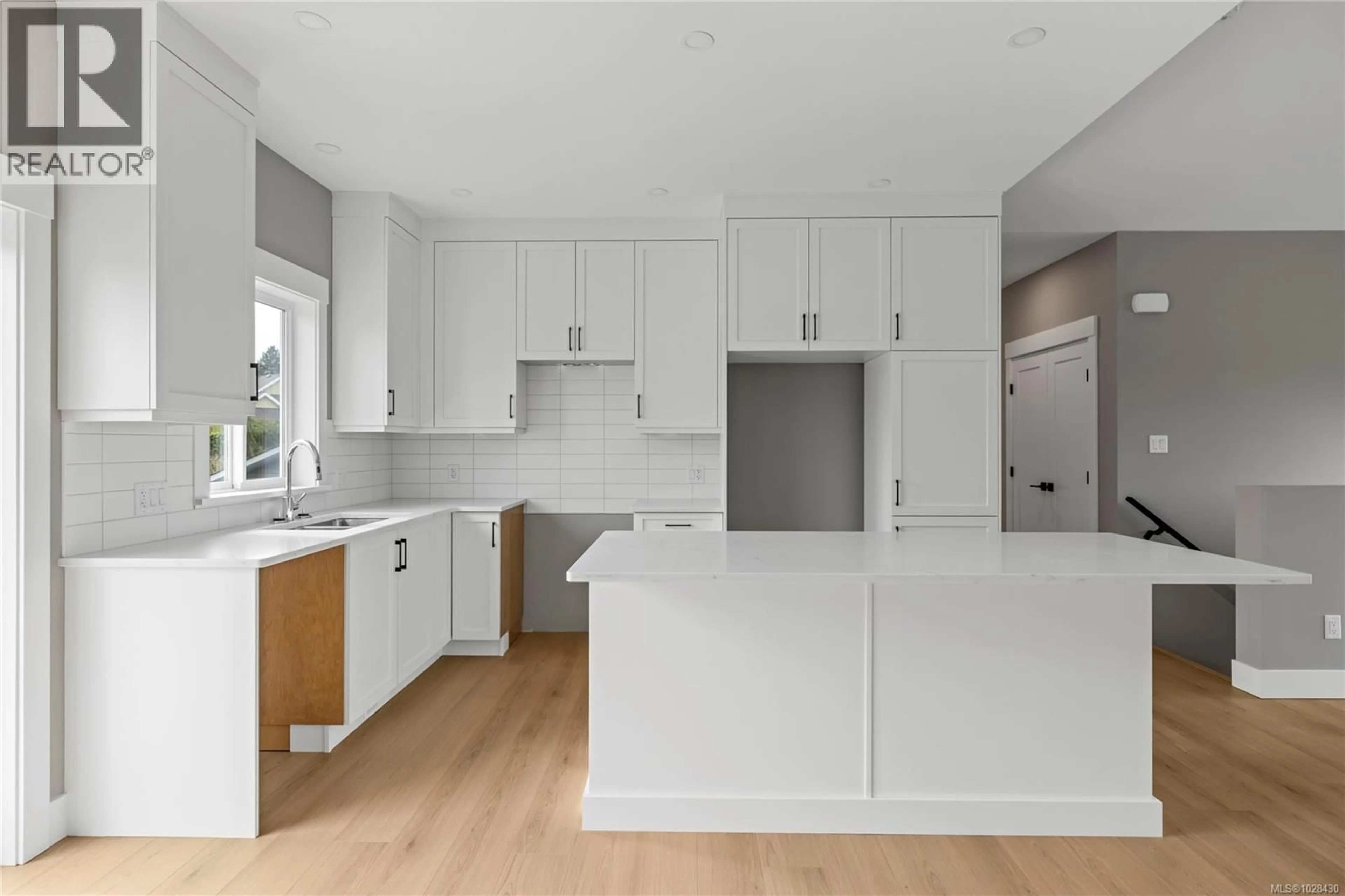 Open concept kitchen, unknown for 746 DOEHLE AVENUE, Parksville British Columbia V9P2V1