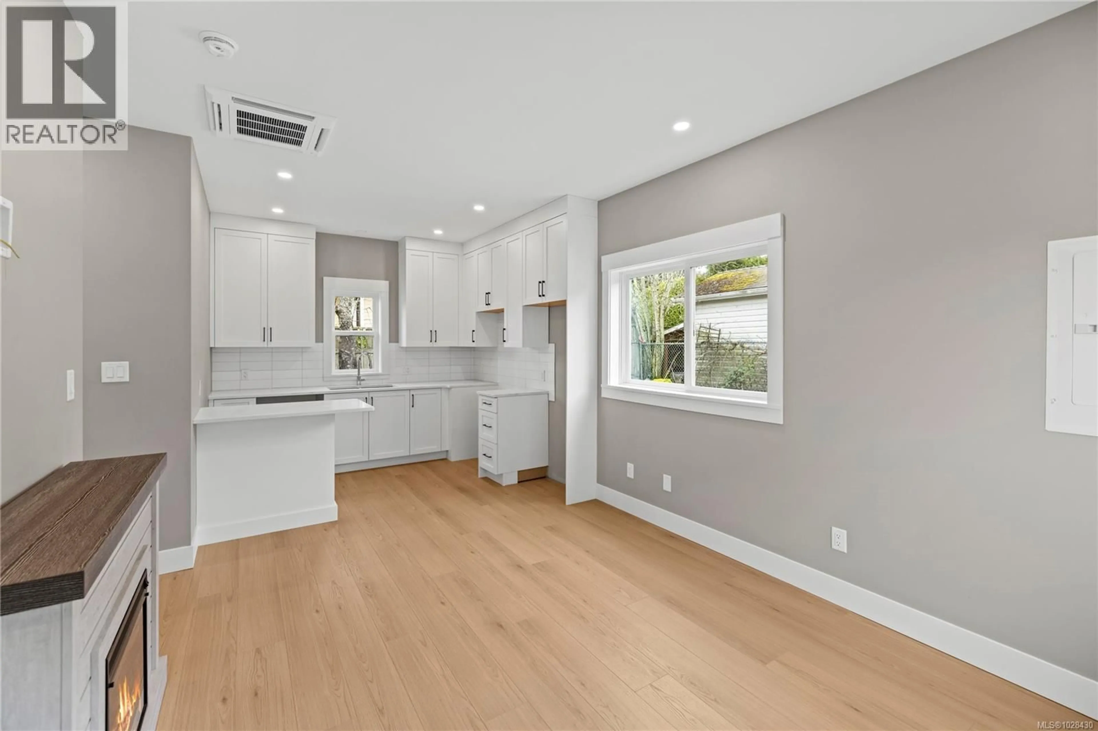 Open concept kitchen, unknown for 746 DOEHLE AVENUE, Parksville British Columbia V9P2V1