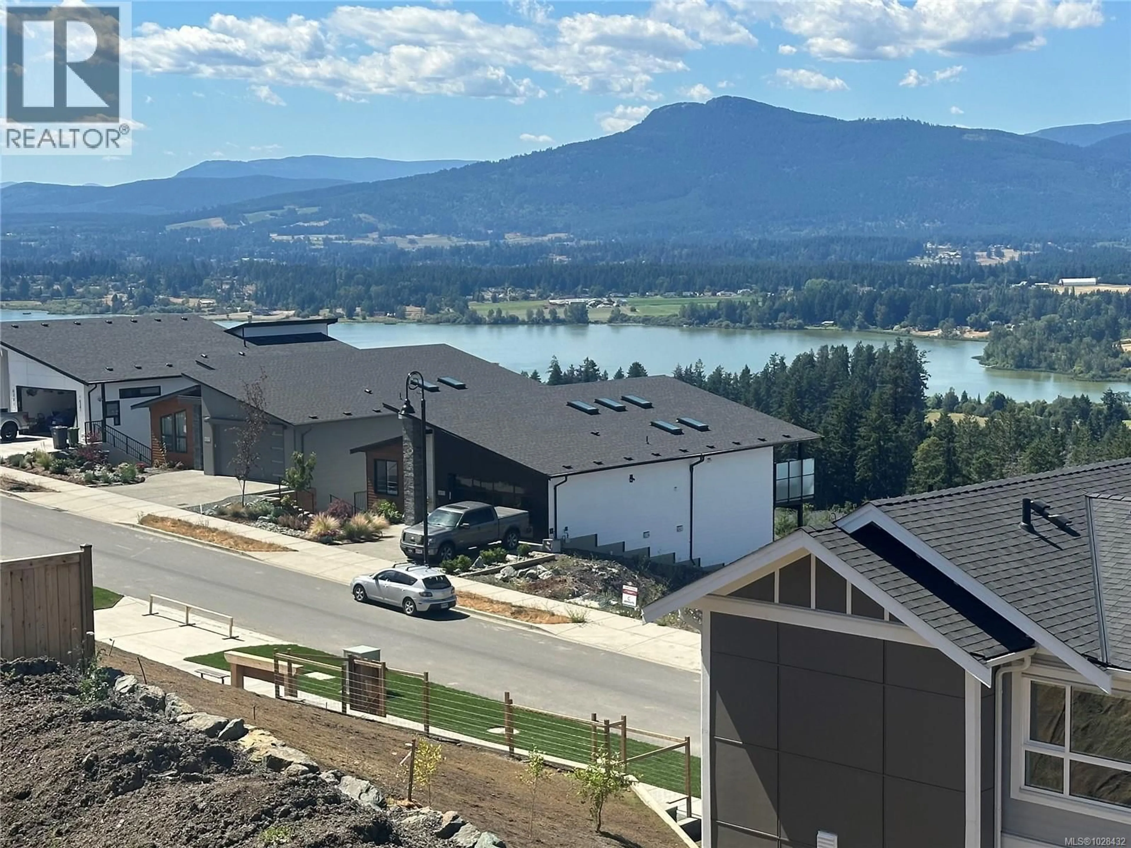 A pic from outside/outdoor area/front of a property/back of a property/a pic from drone, water/lake/river/ocean view for 3199 WOODRUSH DRIVE, Duncan British Columbia V9L0J9