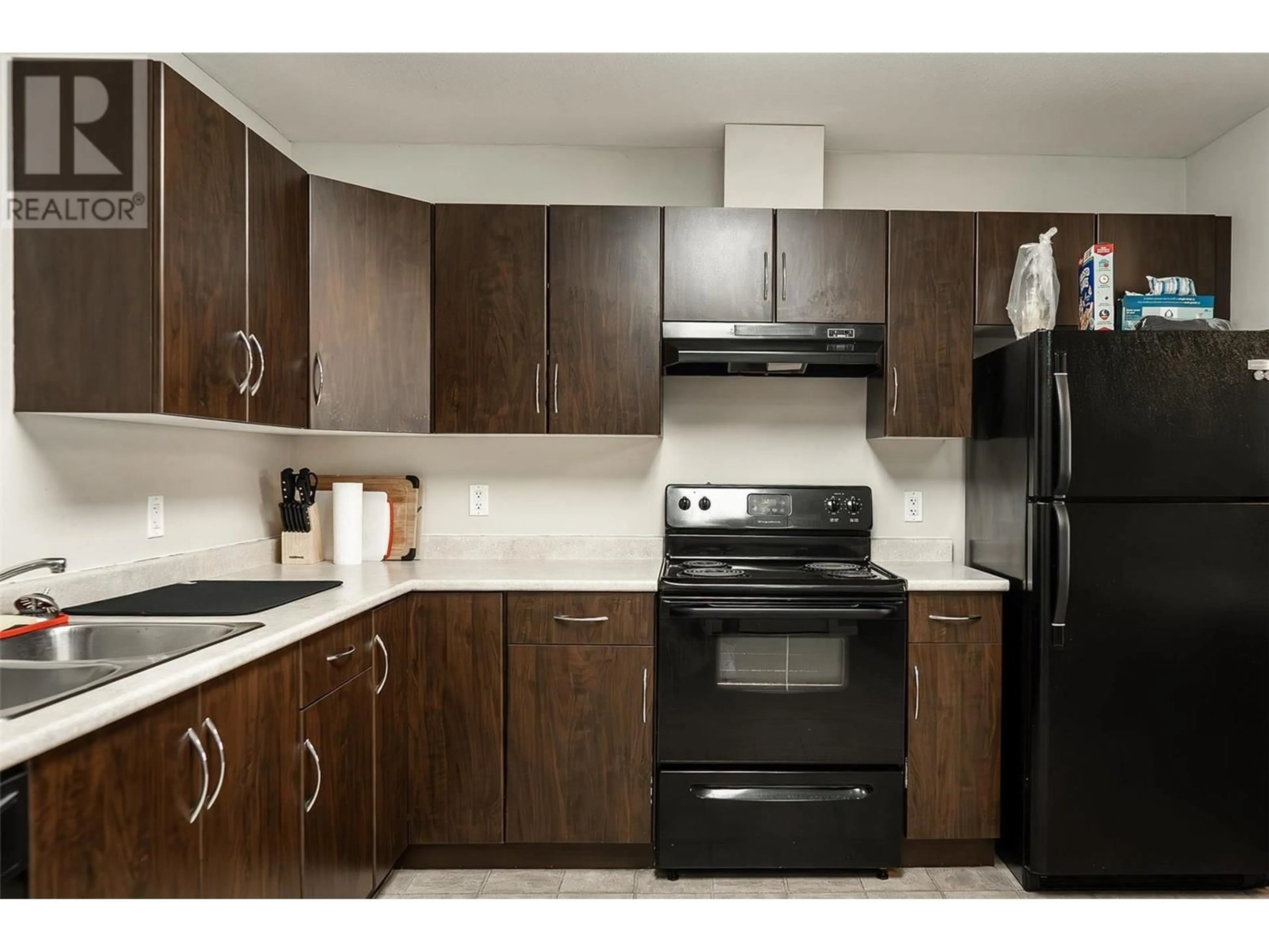 Standard kitchen, unknown for 301 - 1481 GLENMORE ROAD NORTH, Kelowna British Columbia V1V2C5