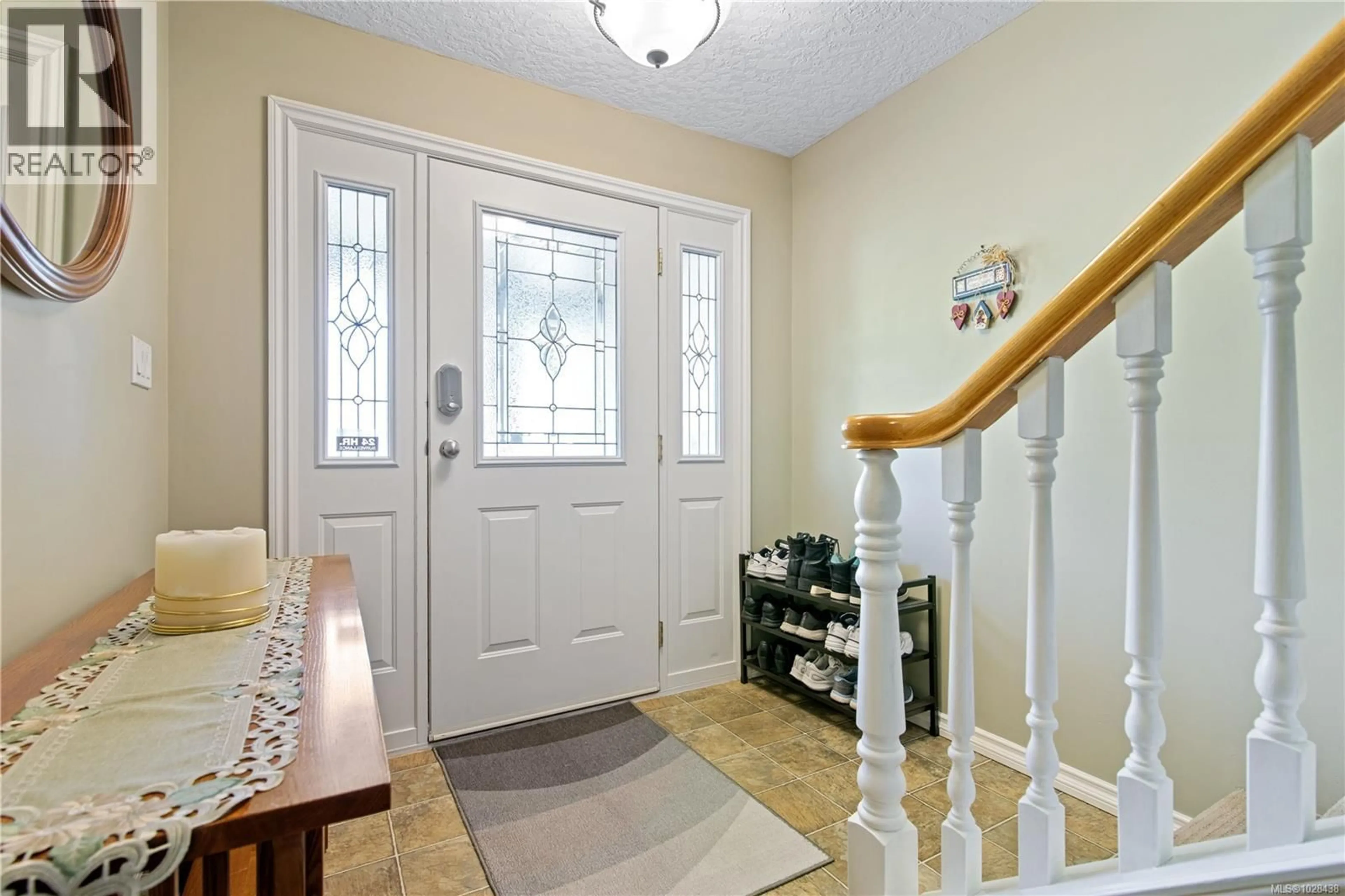 Indoor entryway for 2318 SELWYN ROAD, Langford British Columbia V9B3K8