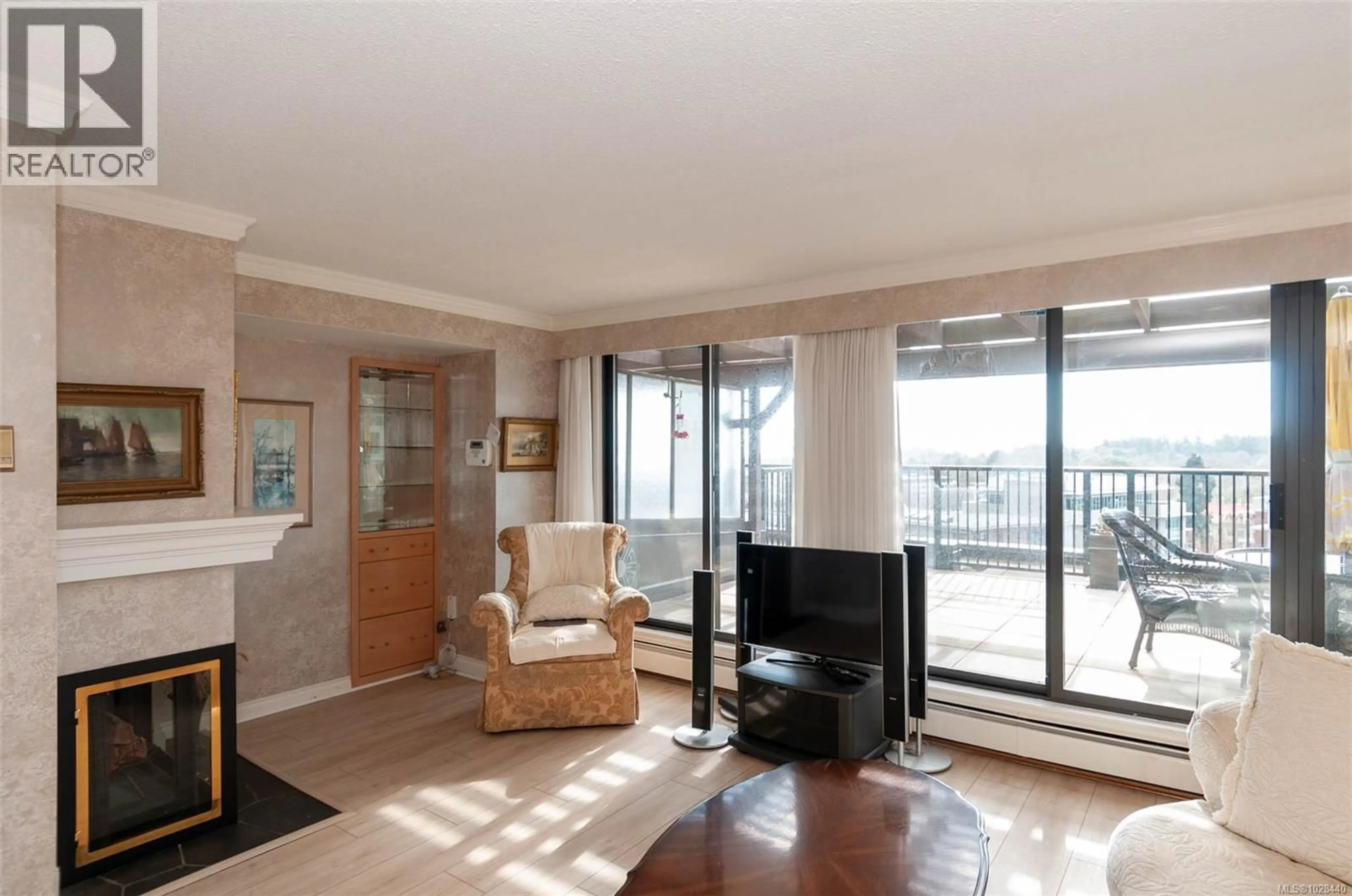 Living room with furniture, unknown for 901 - 777 BLANSHARD STREET, Victoria British Columbia V8W2G9