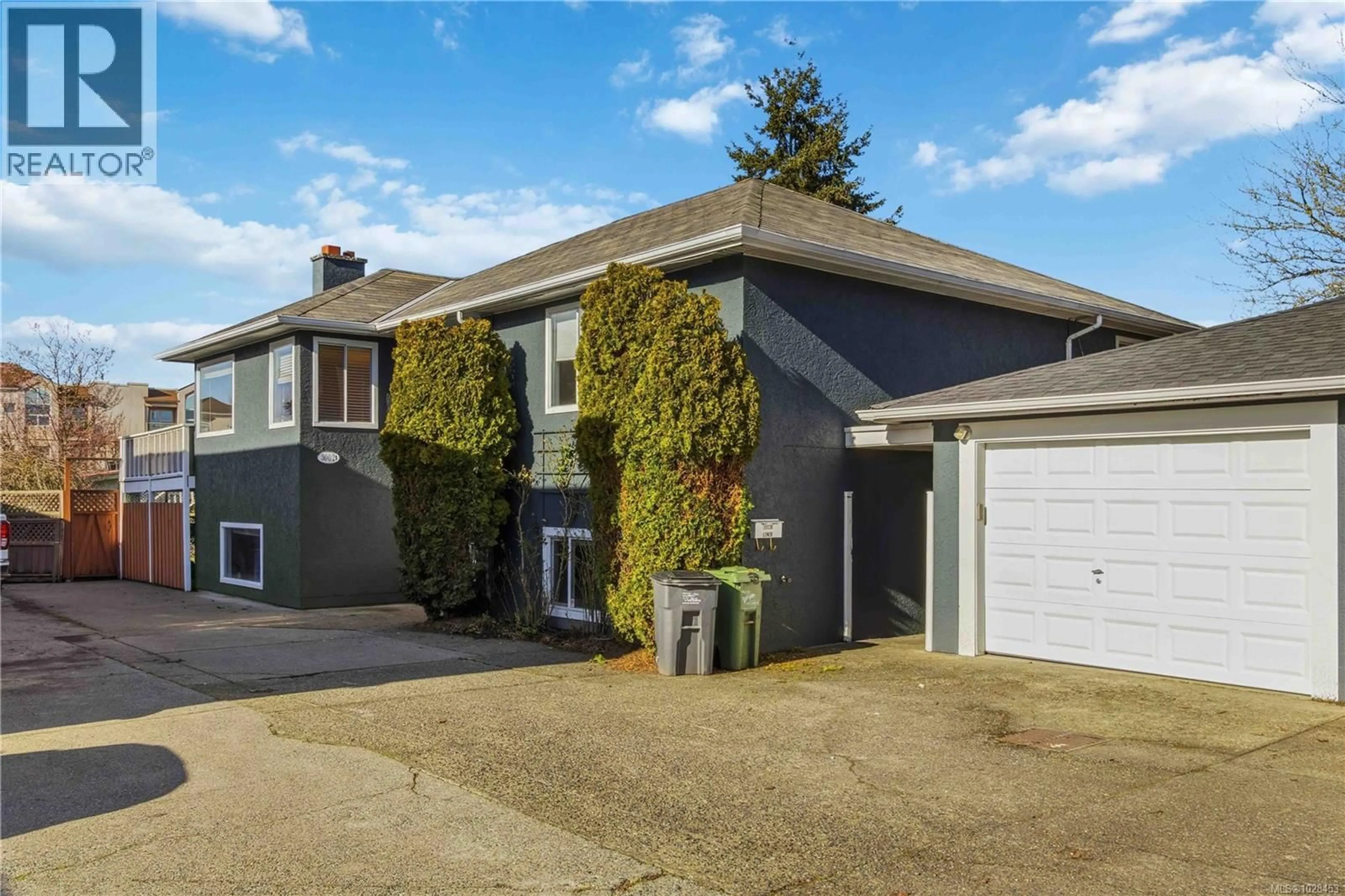 Unknown for B - 3002 CEDAR HILL ROAD, Victoria British Columbia V8T3J3