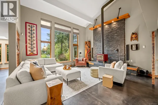 1257 LYNN ROAD, Tofino 5