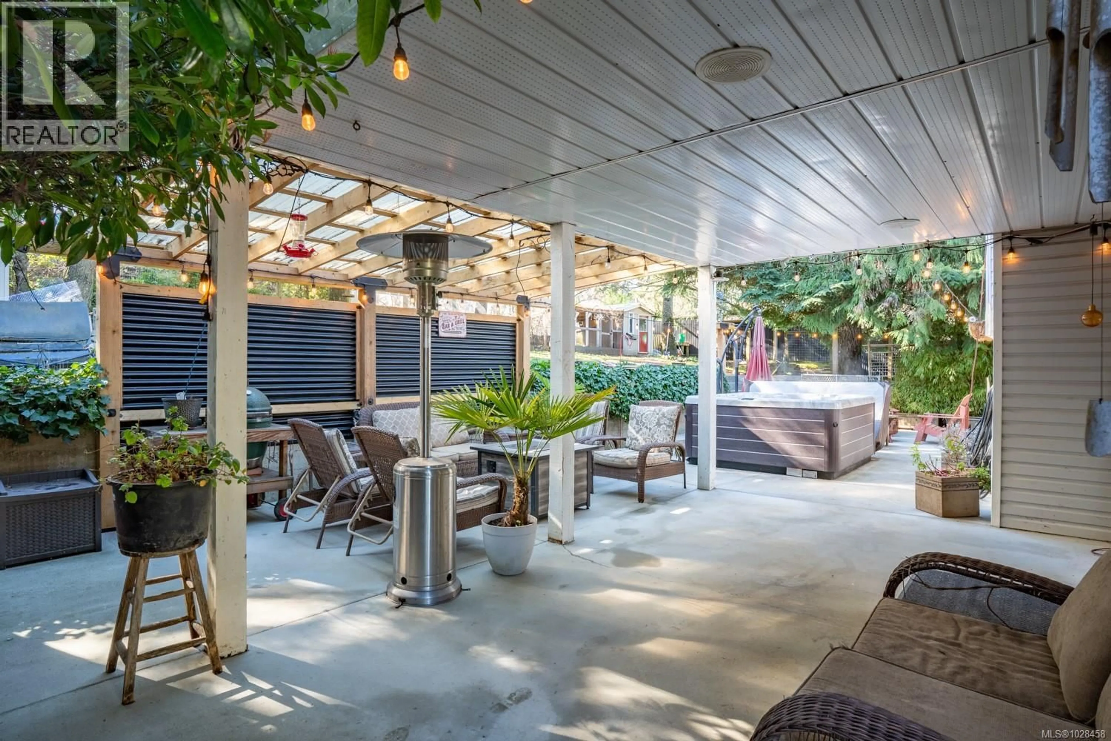 Patio, street for 7465 FERNMAR ROAD, Lantzville British Columbia V0R2H0