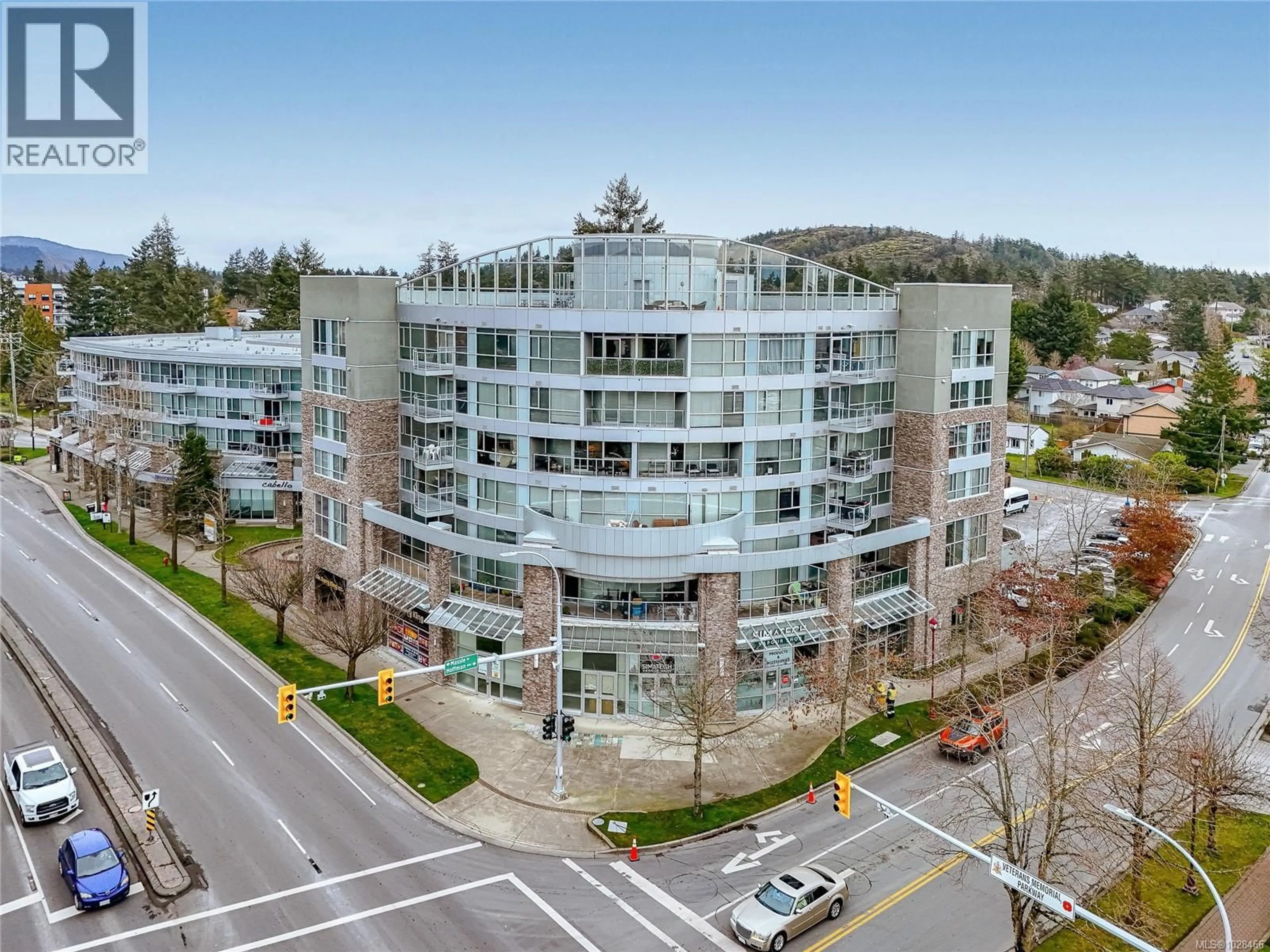 A pic from outside/outdoor area/front of a property/back of a property/a pic from drone, mountain view for 332 - 2745 VETERANS MEMORIAL PARKWAY, Langford British Columbia V9B0H4