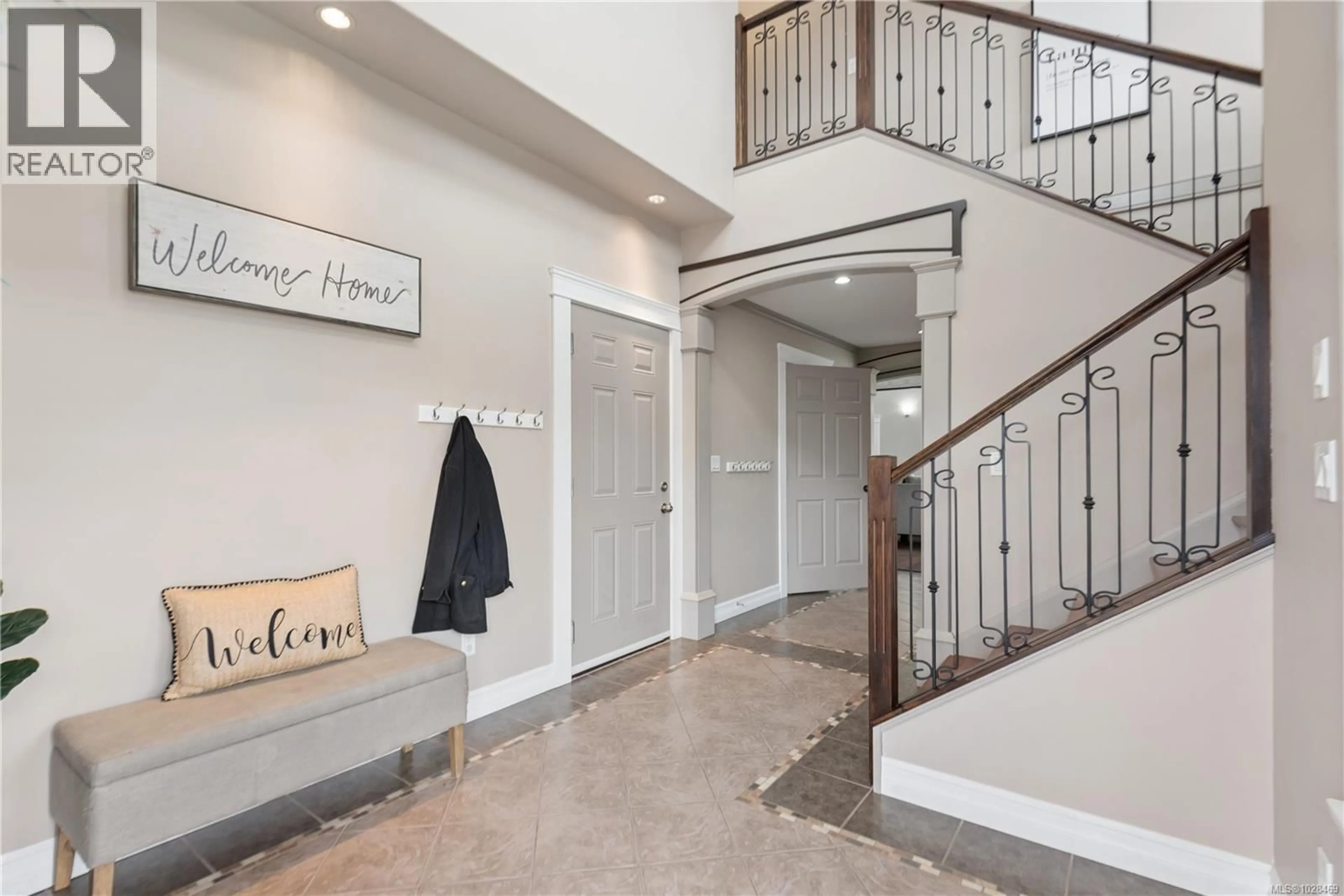 Indoor entryway for 885 PRATT ROAD, Mill Bay British Columbia V0R2P1