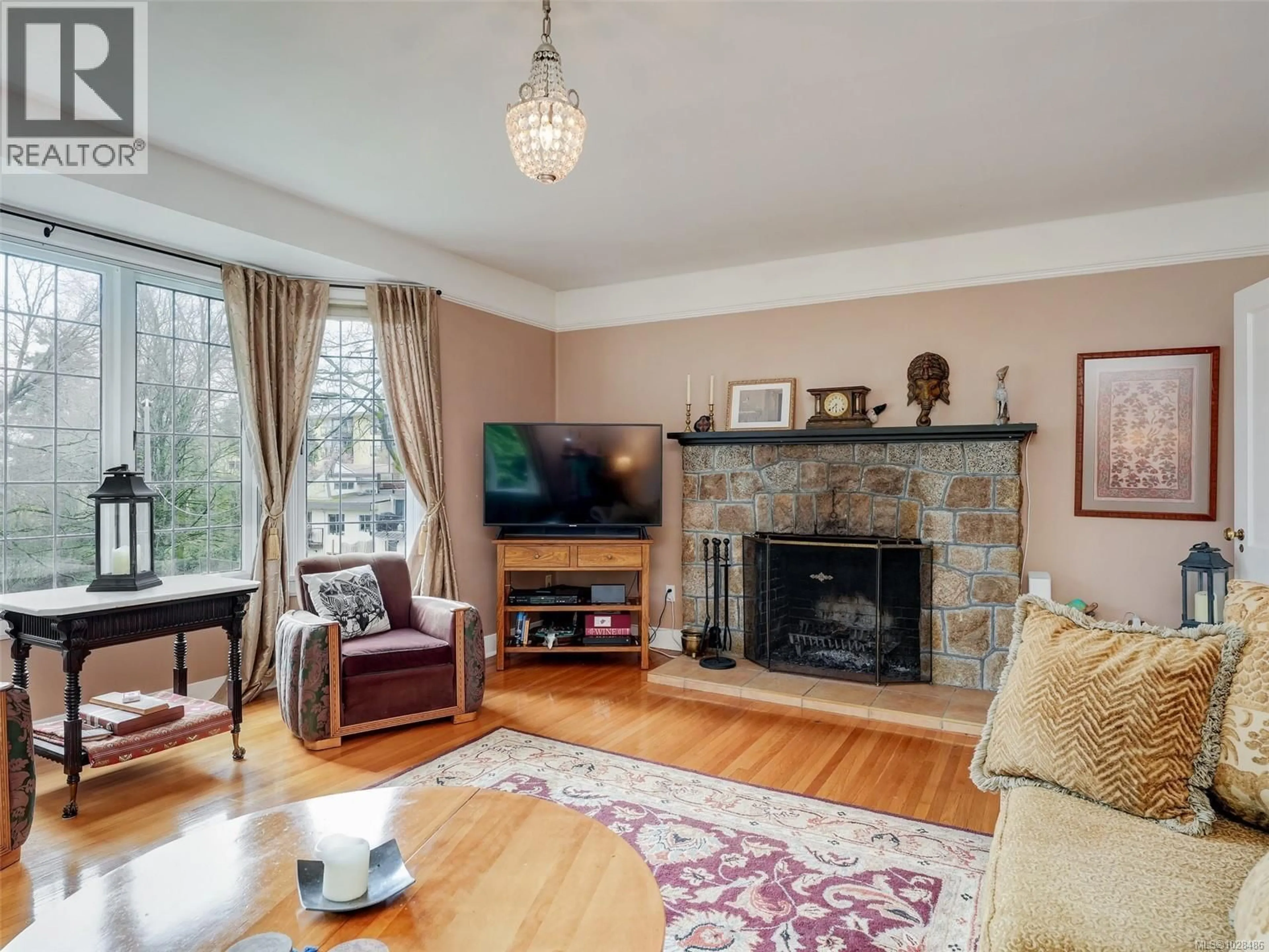 Living room with furniture, unknown for 720 SEA TERRACE, Victoria British Columbia V9A3R6