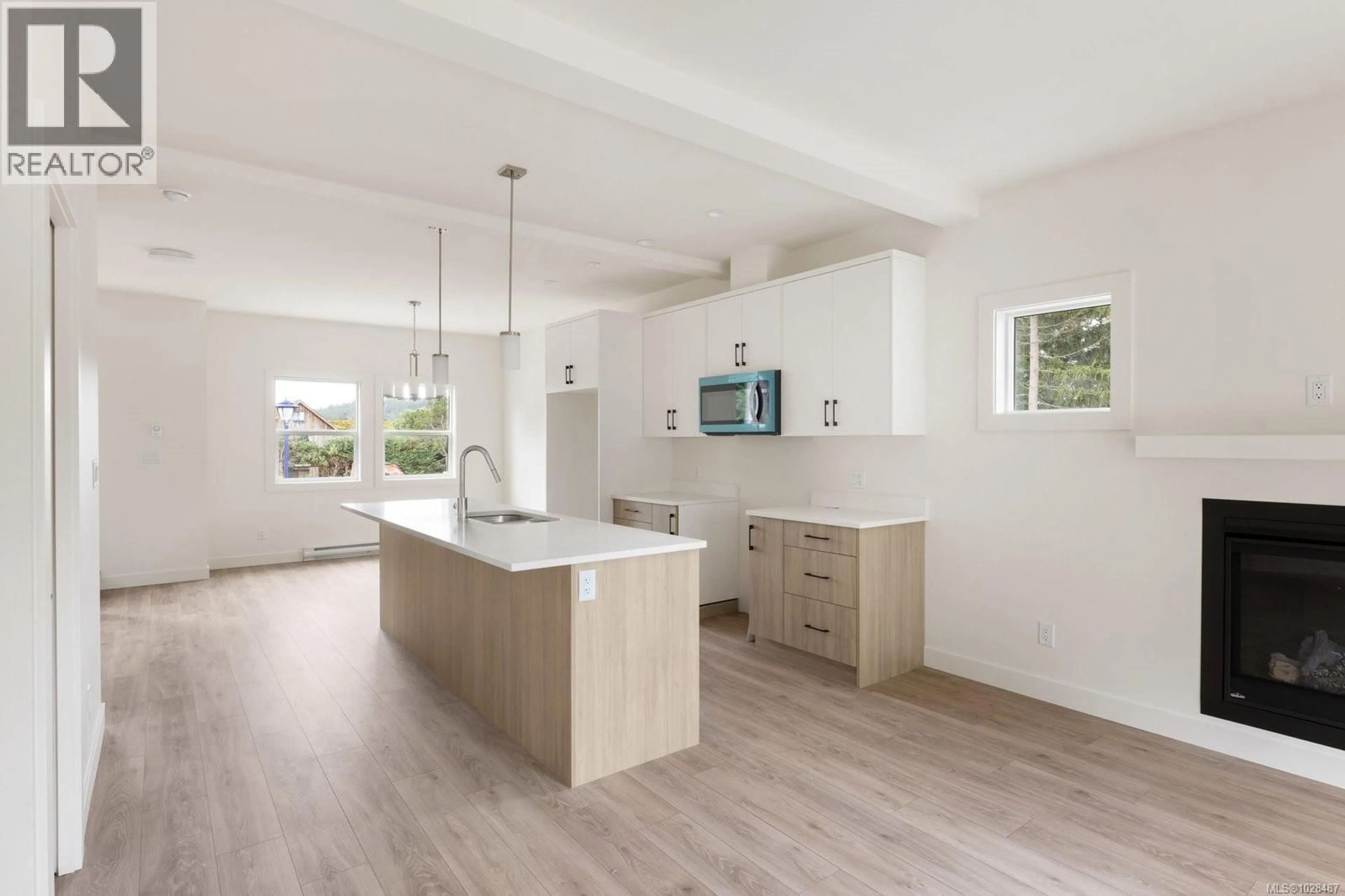 Open concept kitchen, unknown for 905 ROSEFINCH PLACE, Langford British Columbia V9C0W6