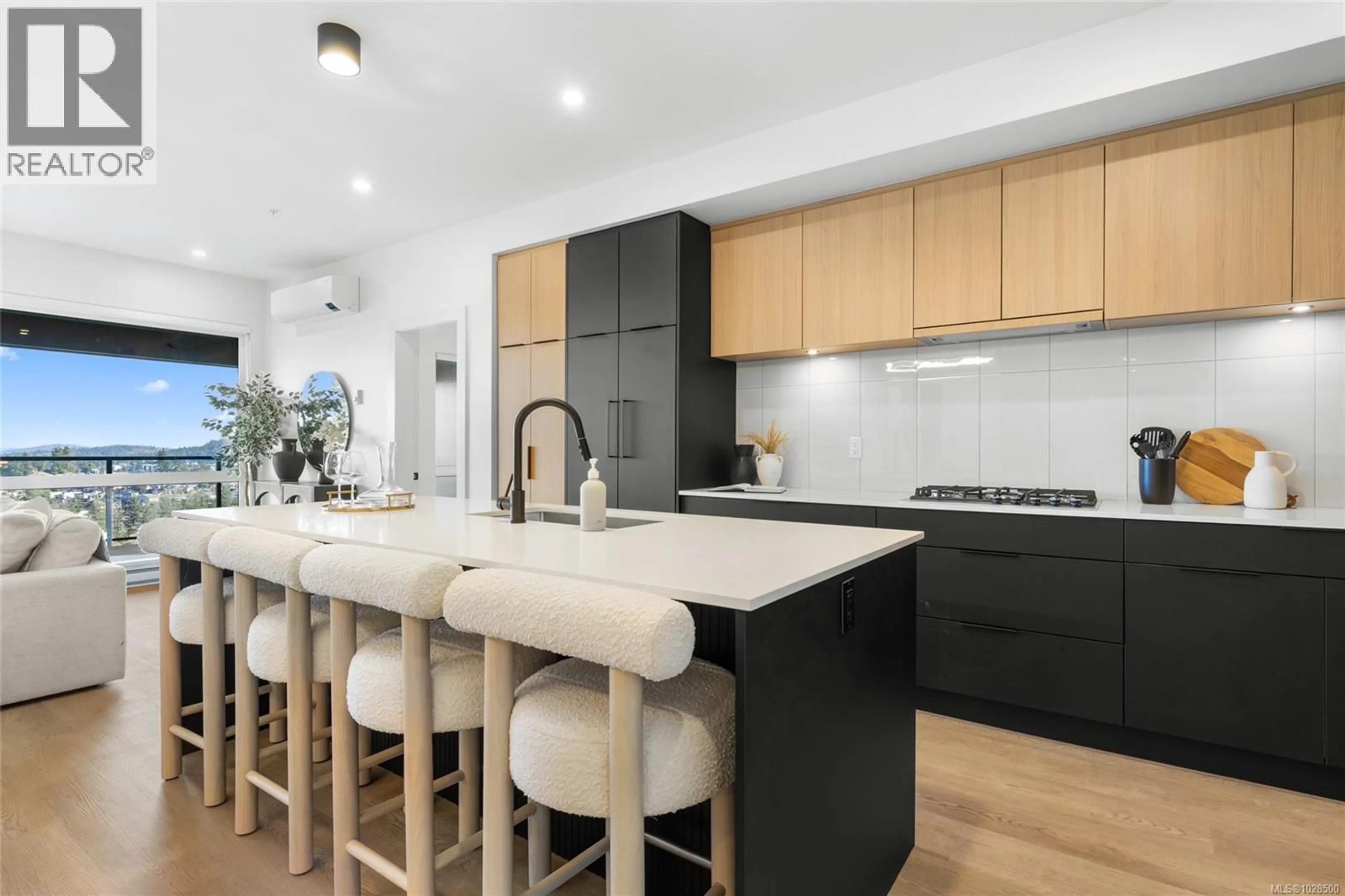 Contemporary kitchen, unknown for 316 - 2341 BEAR MOUNTAIN PARKWAY, Langford British Columbia V9B6V1