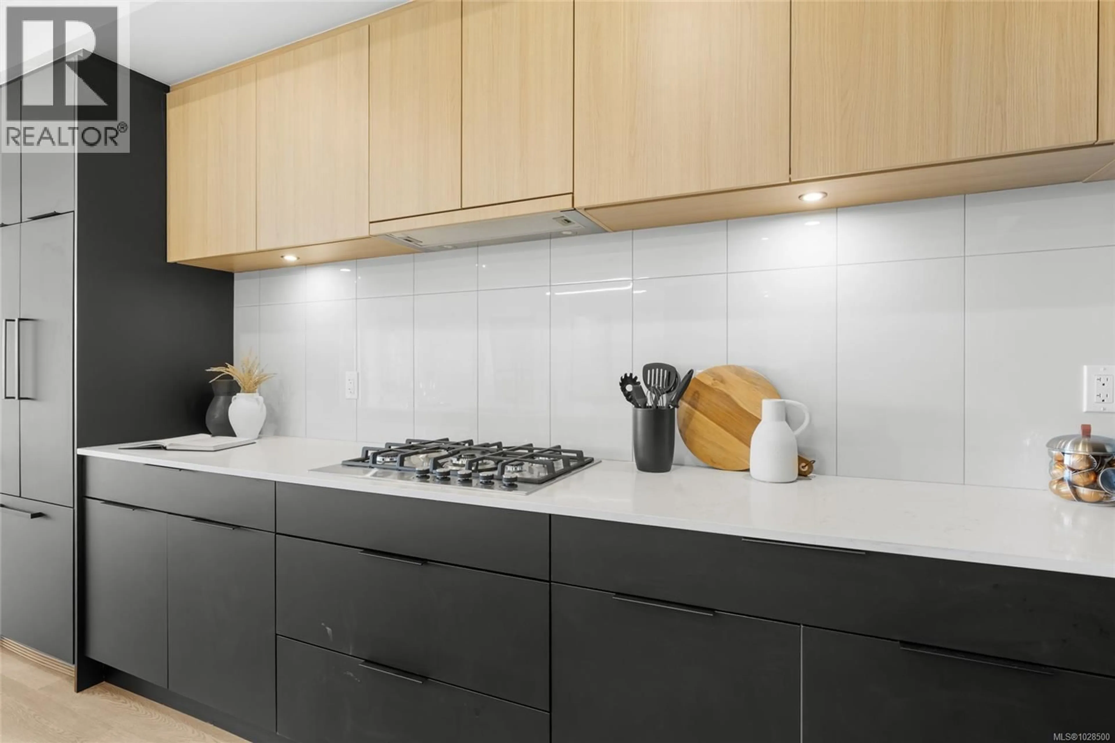 Contemporary kitchen, ceramic/tile floor for 316 - 2341 BEAR MOUNTAIN PARKWAY, Langford British Columbia V9B6V1