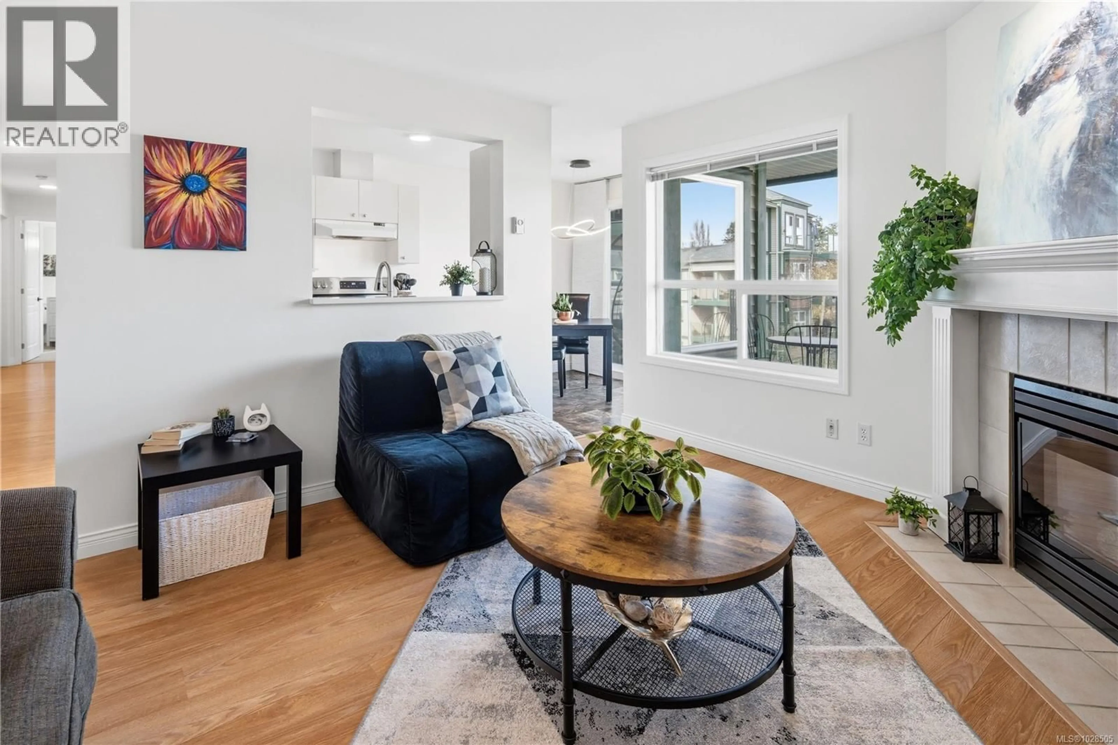 Living room with furniture, unknown for 301 - 898 VERNON AVENUE, Saanich British Columbia V8Z2W6