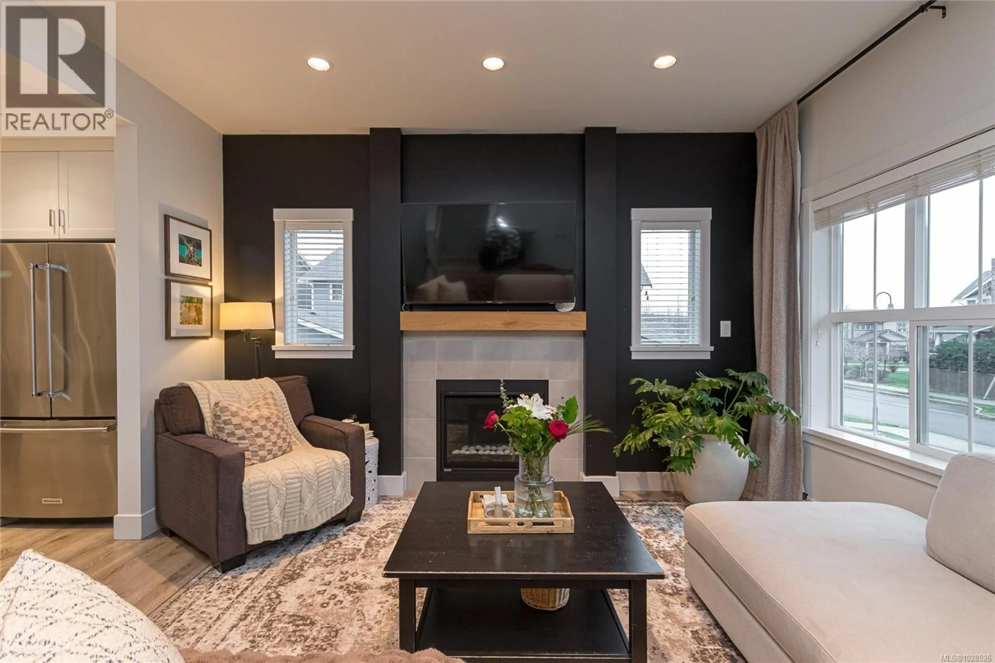 Living room with furniture, wood/laminate floor for 364 KESTREL STREET, Colwood British Columbia V9C0L9