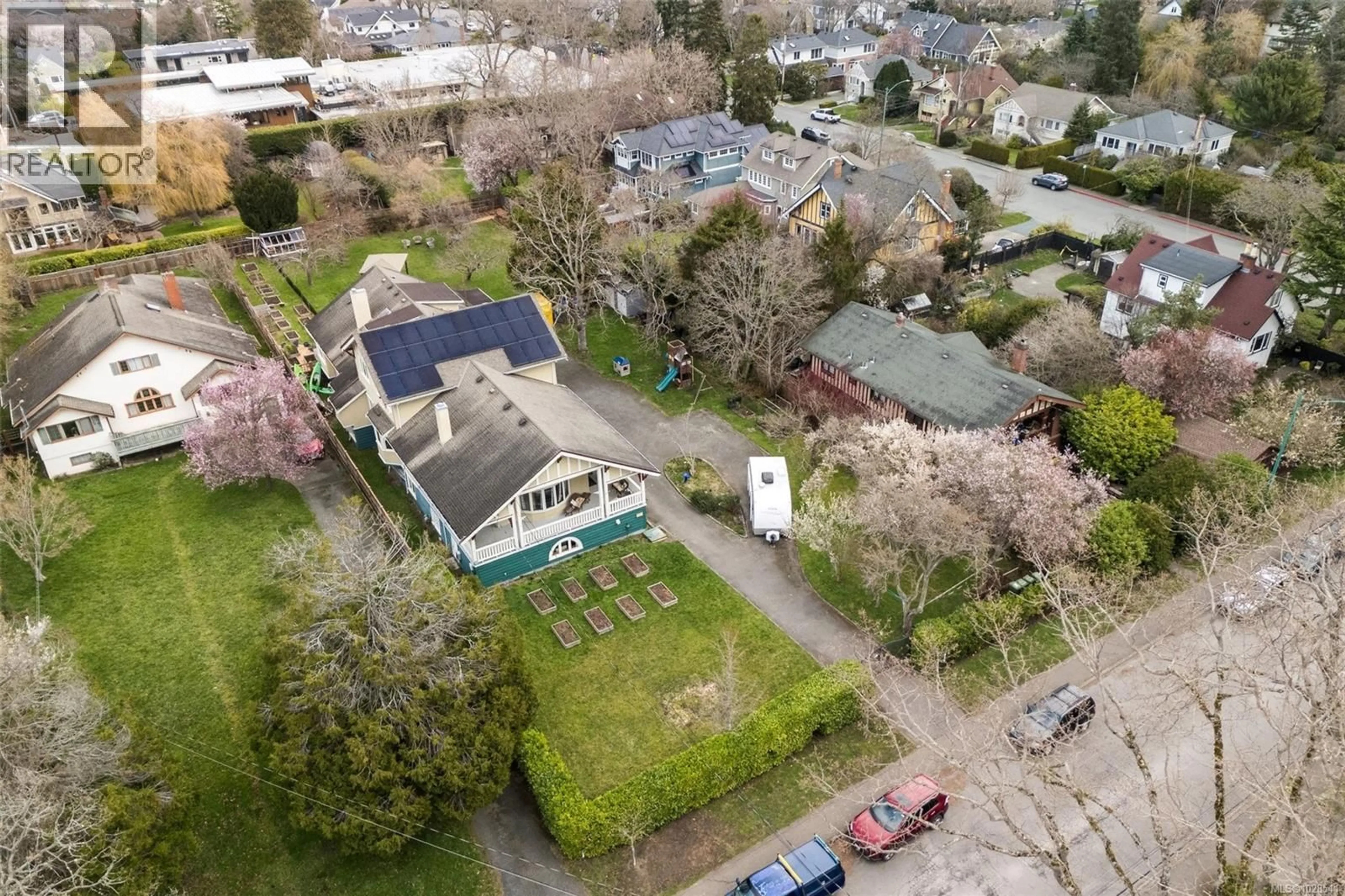 A pic from outside/outdoor area/front of a property/back of a property/a pic from drone, street for 2130 CENTRAL AVENUE, Oak Bay British Columbia V8S2R3