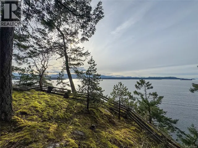 811 CANSO ROAD, Gabriola Island 2