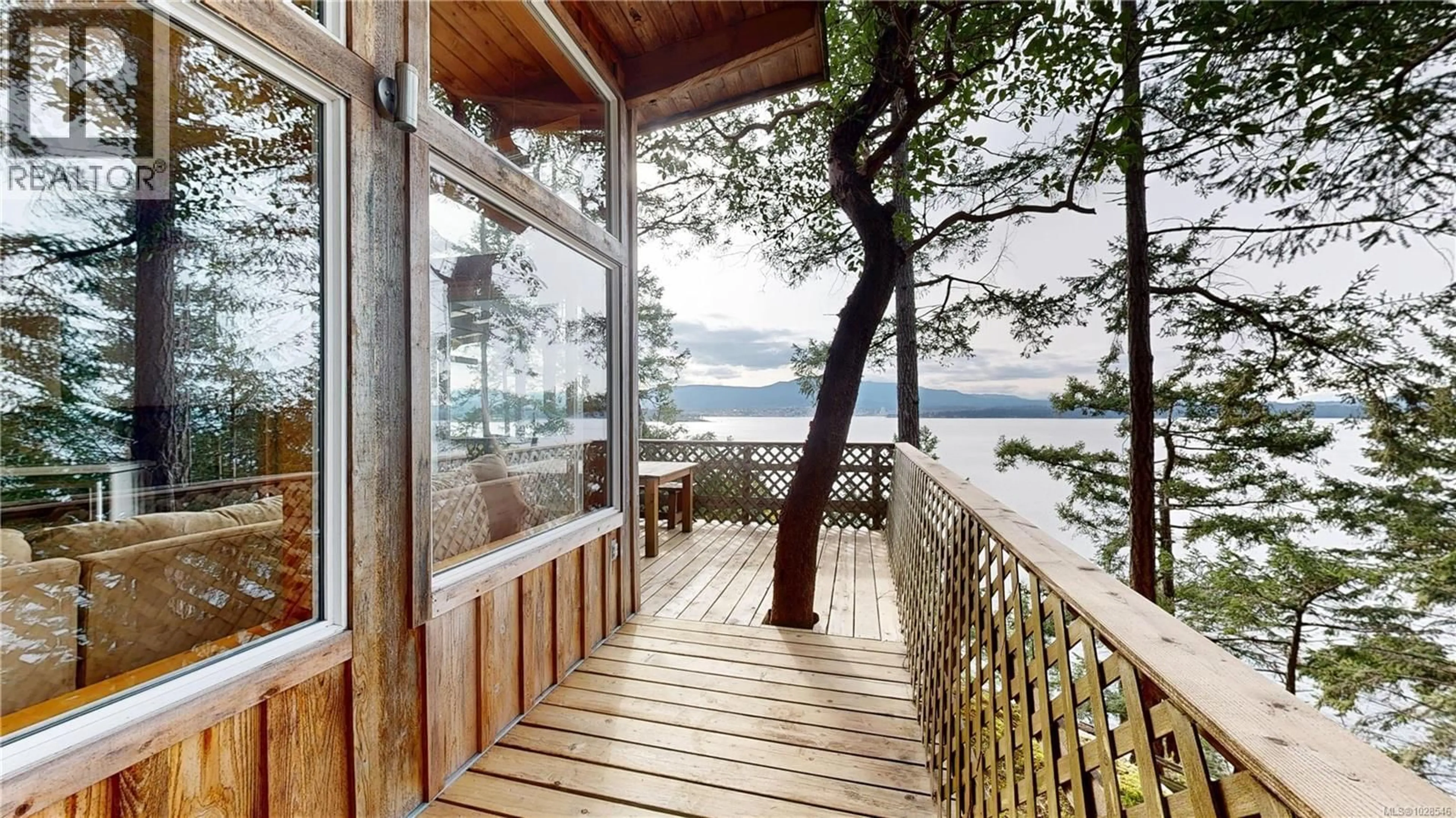 Patio, water/lake/river/ocean view for 811 CANSO ROAD, Gabriola Island British Columbia V0R1X2