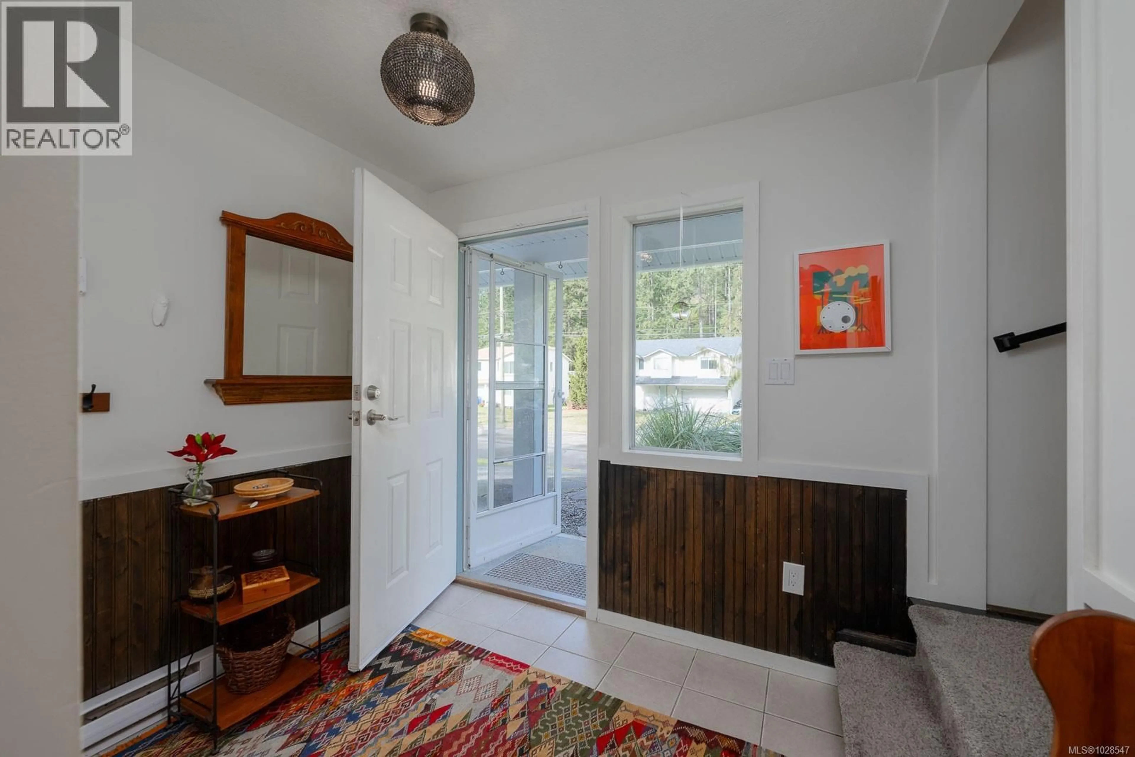 Indoor entryway for 5687 BROOKWOOD DRIVE, Nanaimo British Columbia V9T5P3