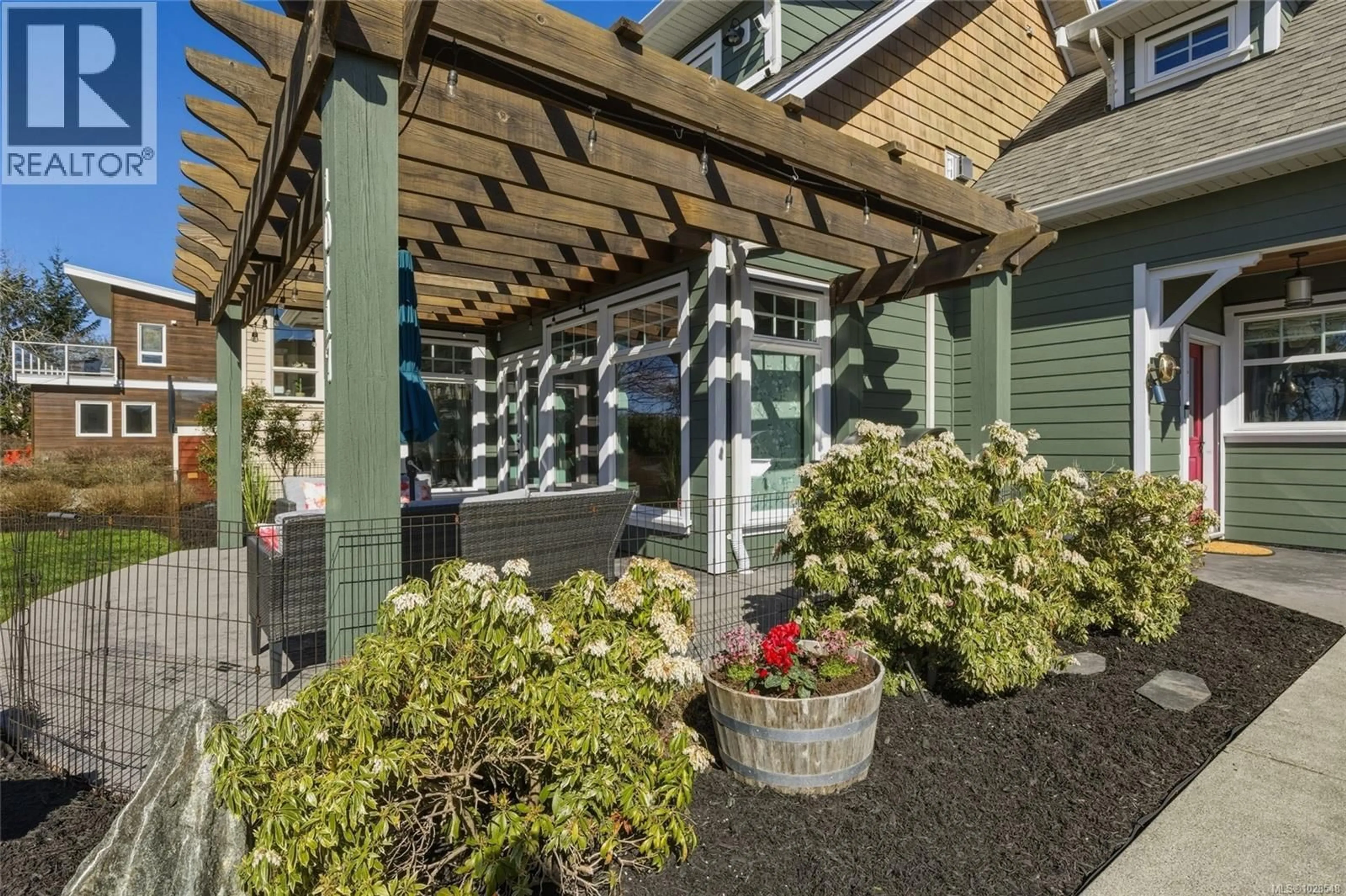 Patio, street for 10117 WEST SAANICH ROAD, North Saanich British Columbia V8L5T6