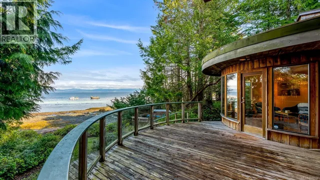 2450 CLAMSHELL PLACE, Hornby Island 2