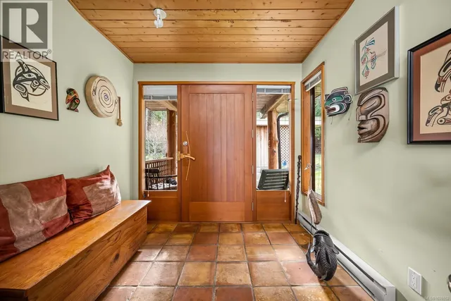 2450 CLAMSHELL PLACE, Hornby Island 4