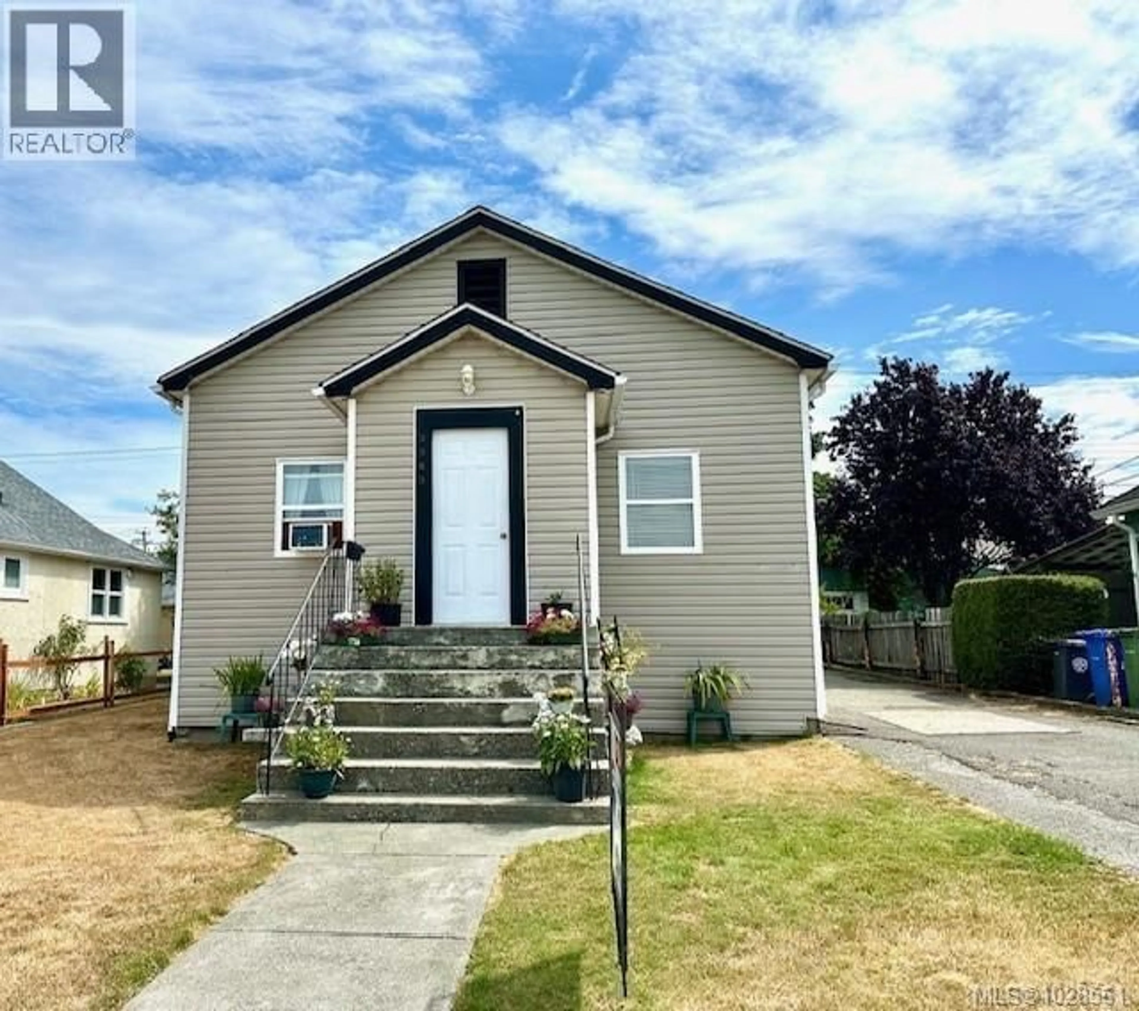 Home with vinyl exterior material, street for 3963 9TH AVENUE, Port Alberni British Columbia V9Y4V1