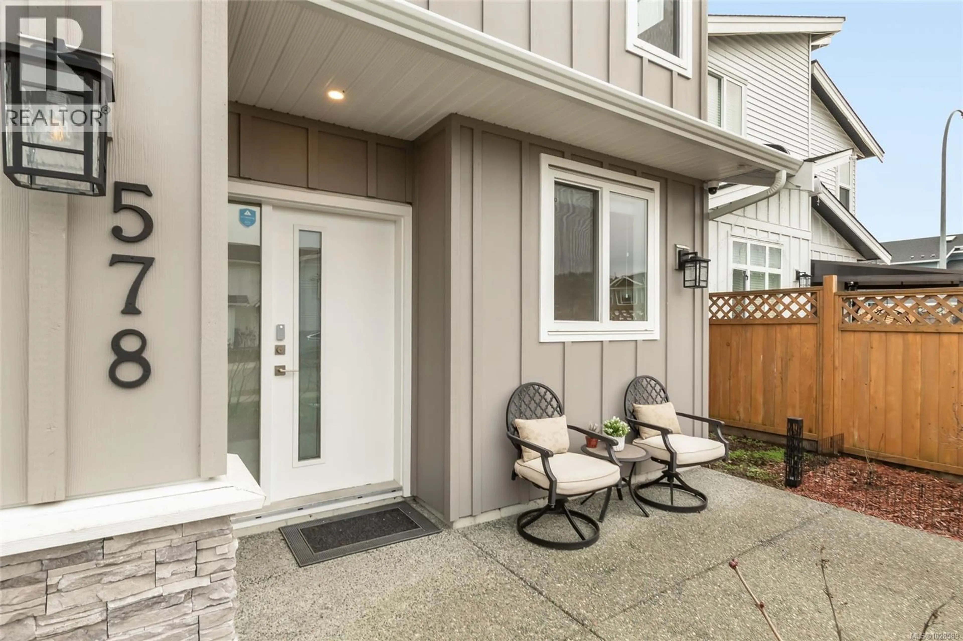 Patio, street for 578 MENZIES RIDGE DRIVE, Nanaimo British Columbia V9R0J9