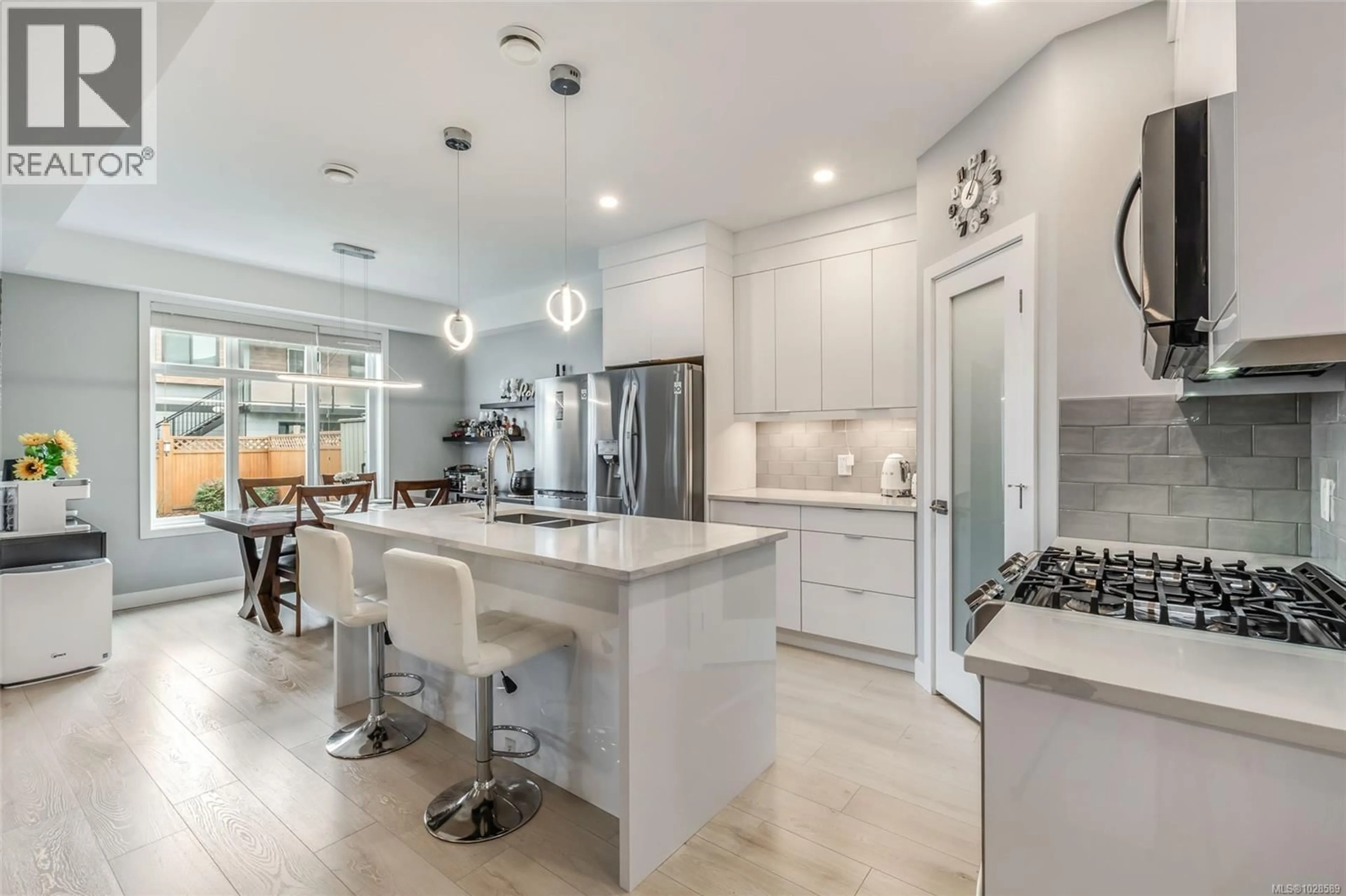 Open concept kitchen, ceramic/tile floor for 578 MENZIES RIDGE DRIVE, Nanaimo British Columbia V9R0J9