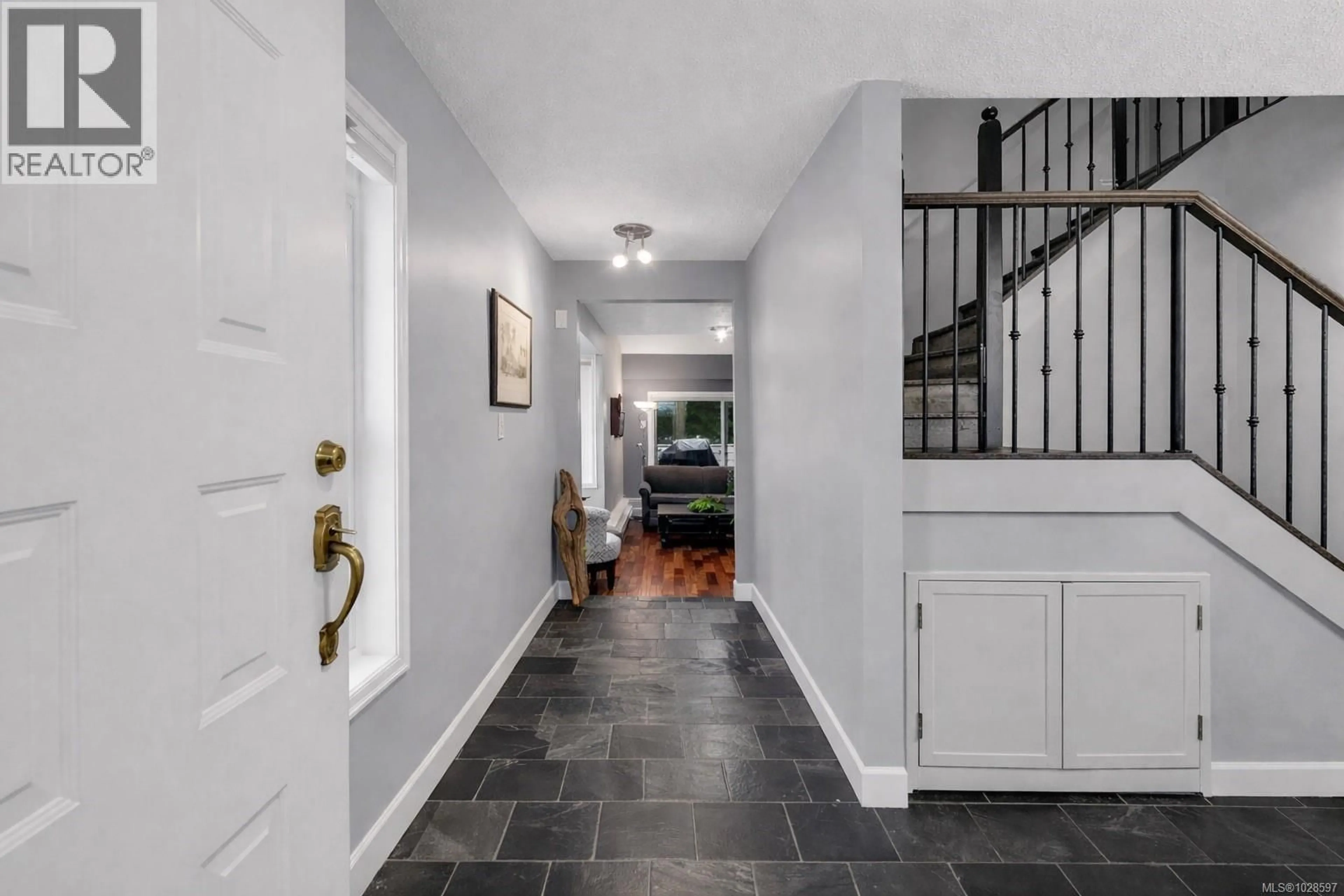 Indoor entryway for 17 - 1287 VERDIER AVENUE, Central Saanich British Columbia V8M1H1