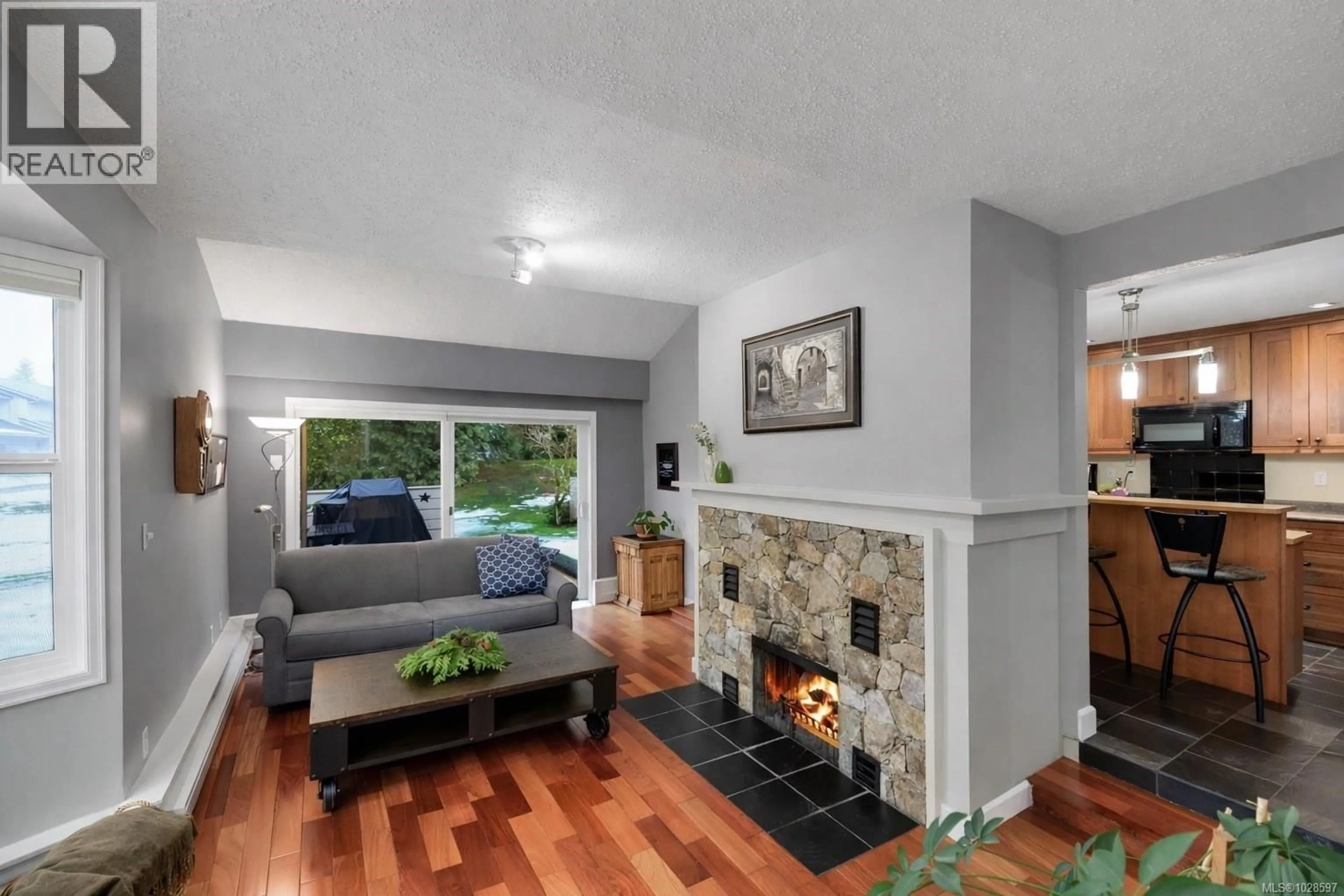 Living room with furniture, ceramic/tile floor for 17 - 1287 VERDIER AVENUE, Central Saanich British Columbia V8M1H1