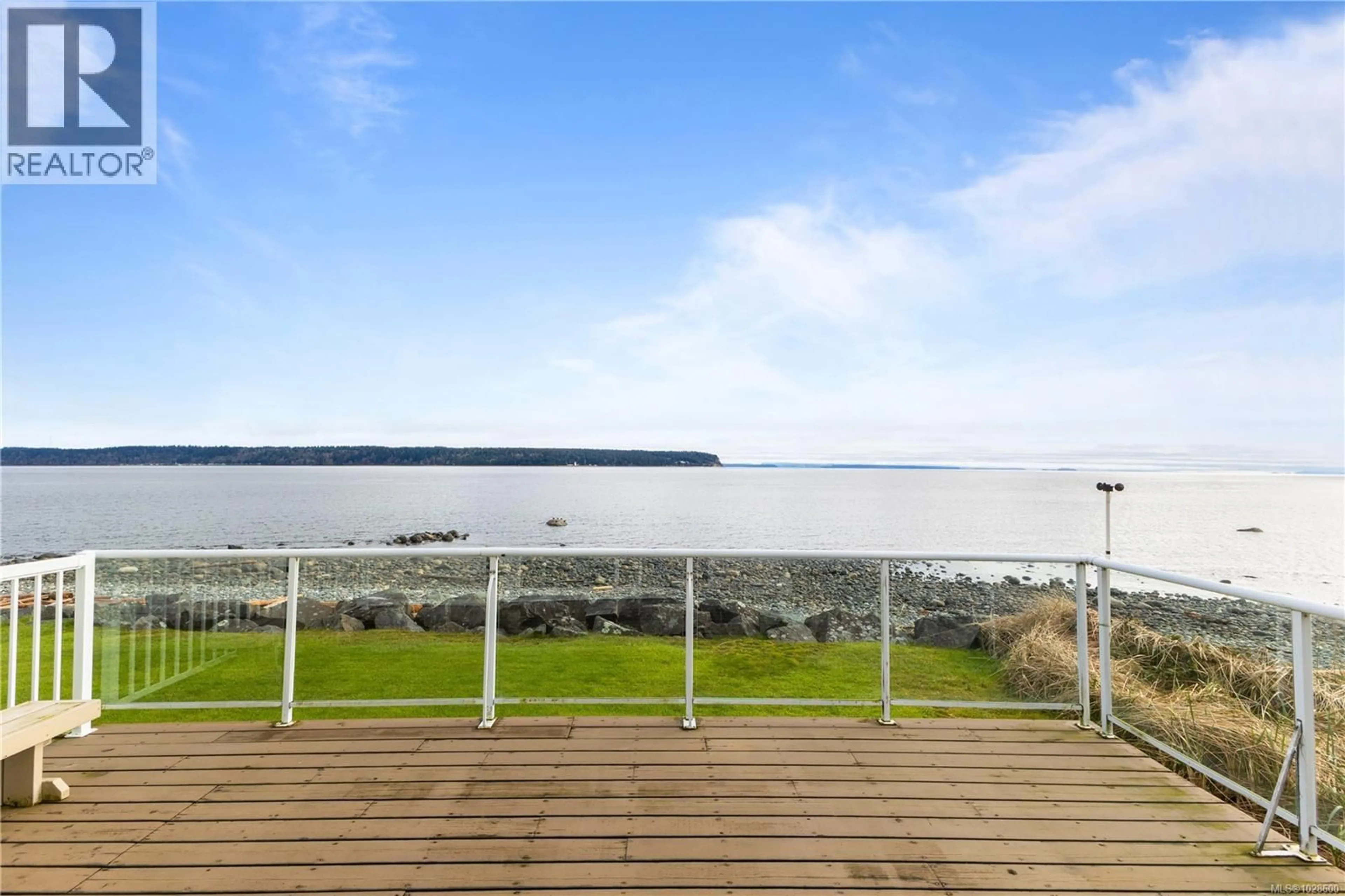 Patio, water/lake/river/ocean view for 1081 ISLAND HIGHWAY SOUTH, Campbell River British Columbia V9W1B4