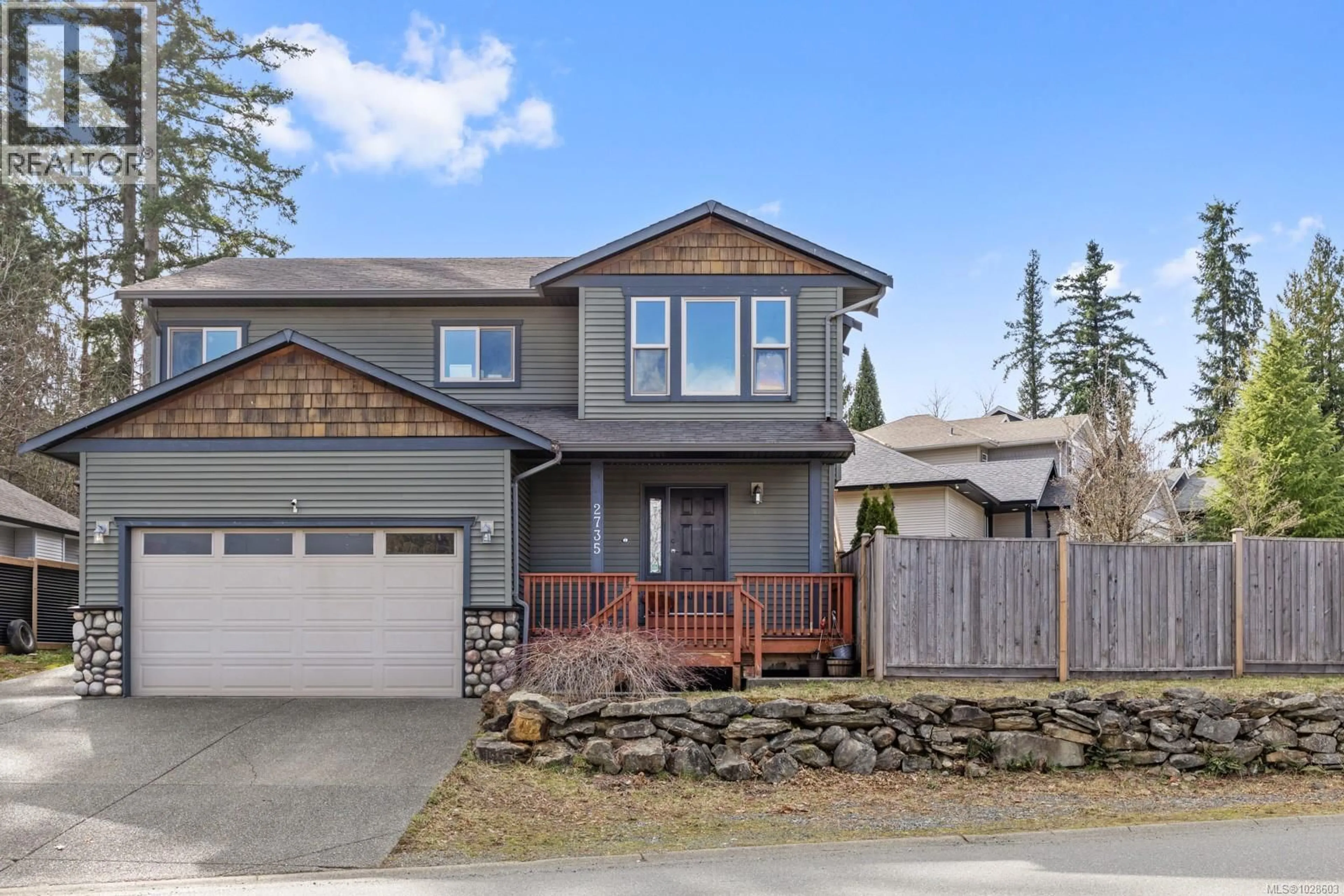 Home with vinyl exterior material, street for 2735 RYDAL AVENUE, Cumberland British Columbia V0R1S0