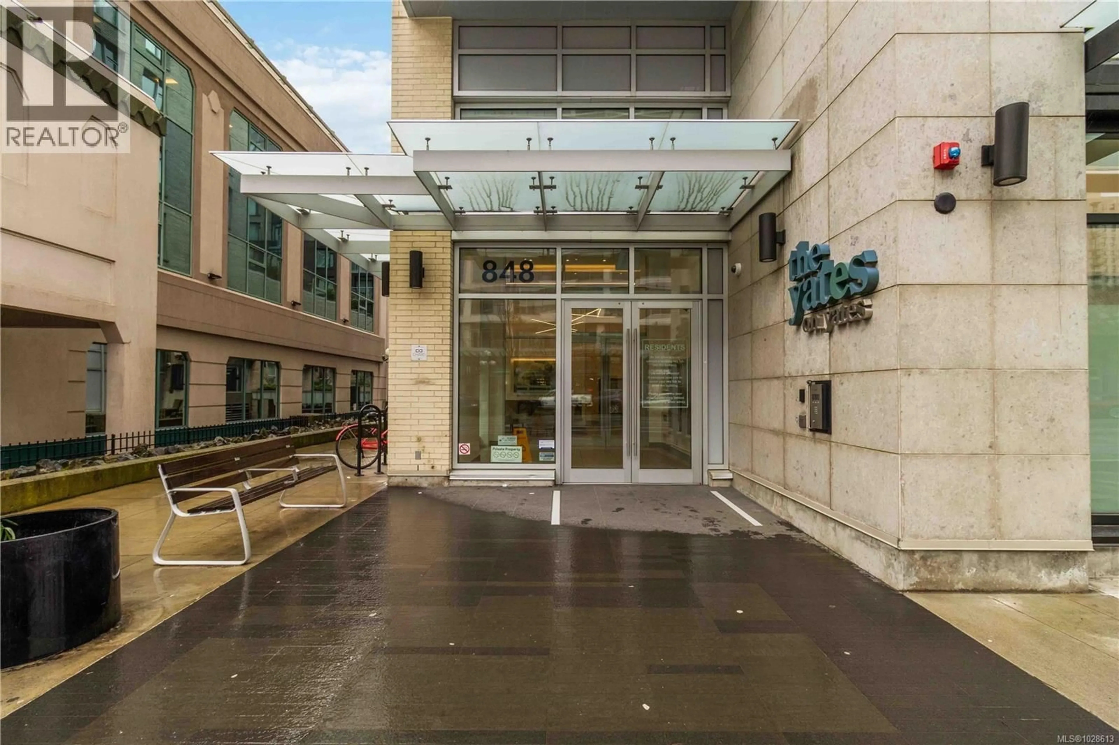 Indoor foyer for 1206 - 848 YATES STREET, Victoria British Columbia V8W0G2