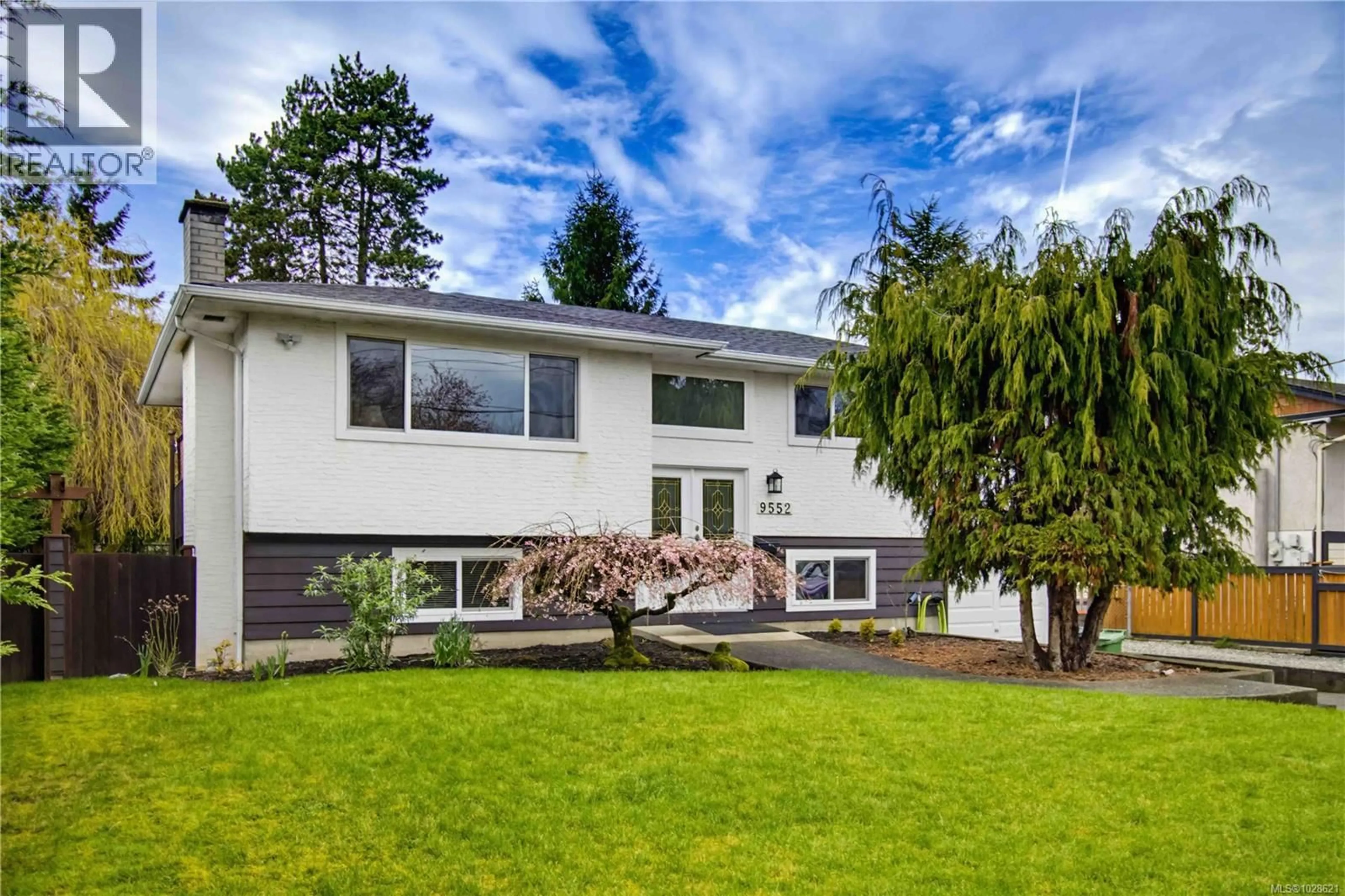 Home with vinyl exterior material, street for 9552 SHARPLES ROAD, Sidney British Columbia V8L2T8