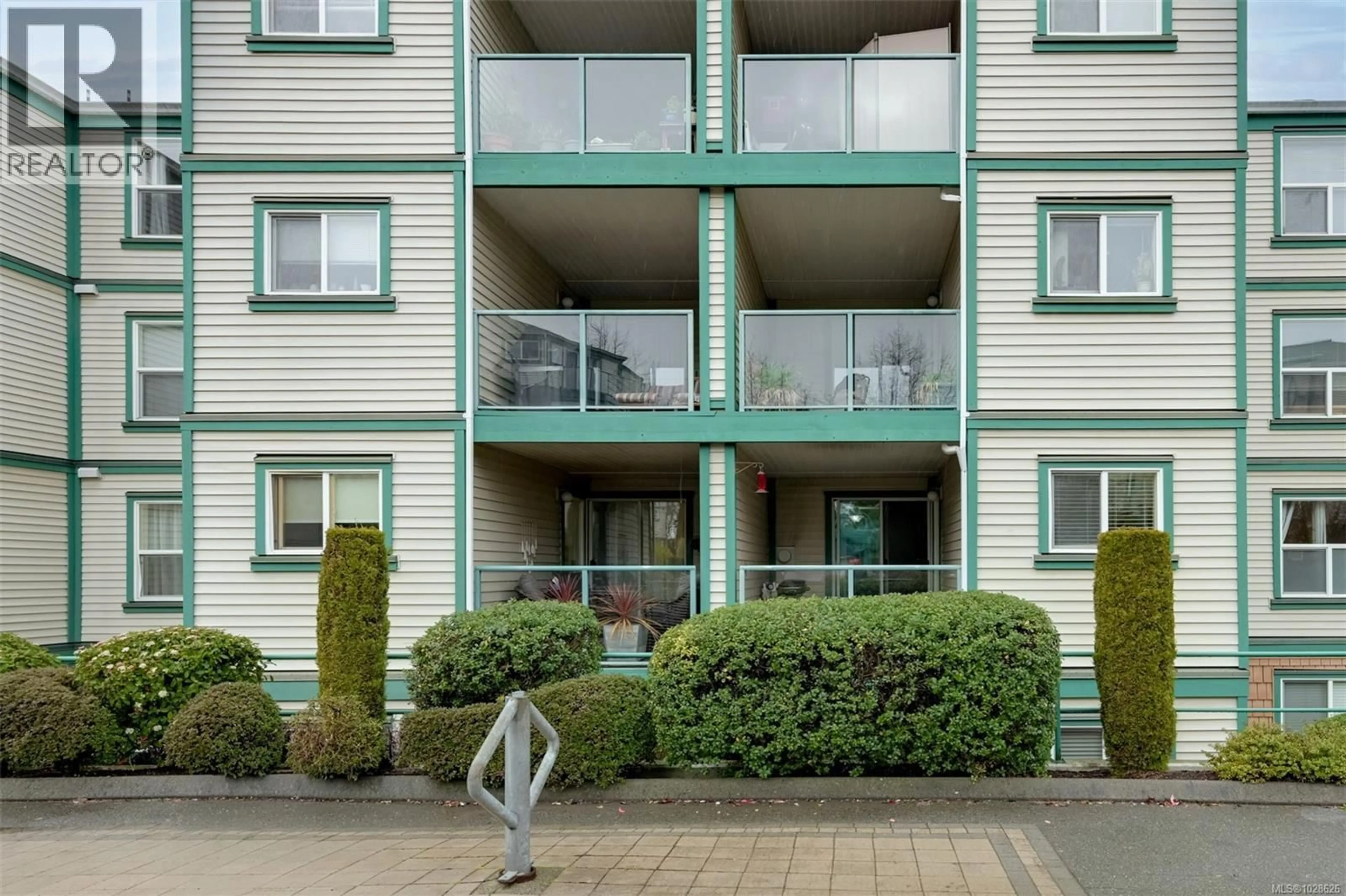 Patio, unknown for 208 - 894 VERNON AVENUE, Saanich British Columbia V8X2W6