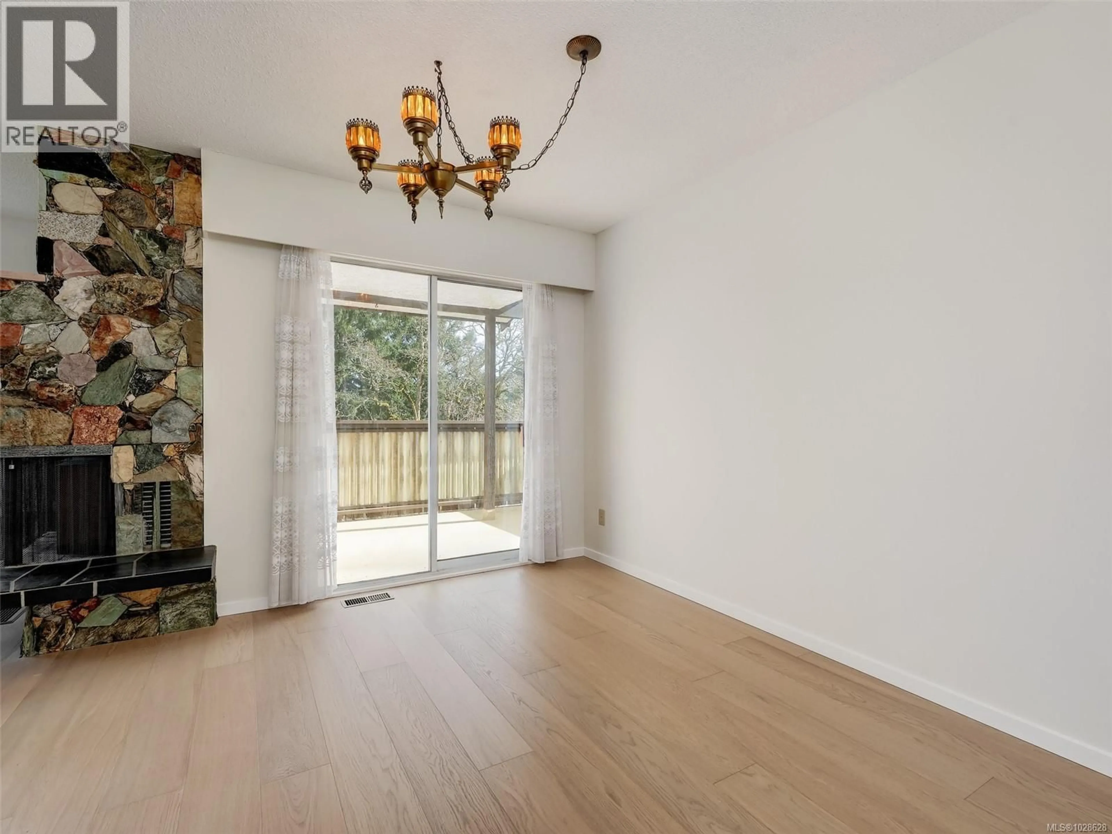 Unknown for 4033 ZINNIA ROAD, Saanich British Columbia V8Z4W2