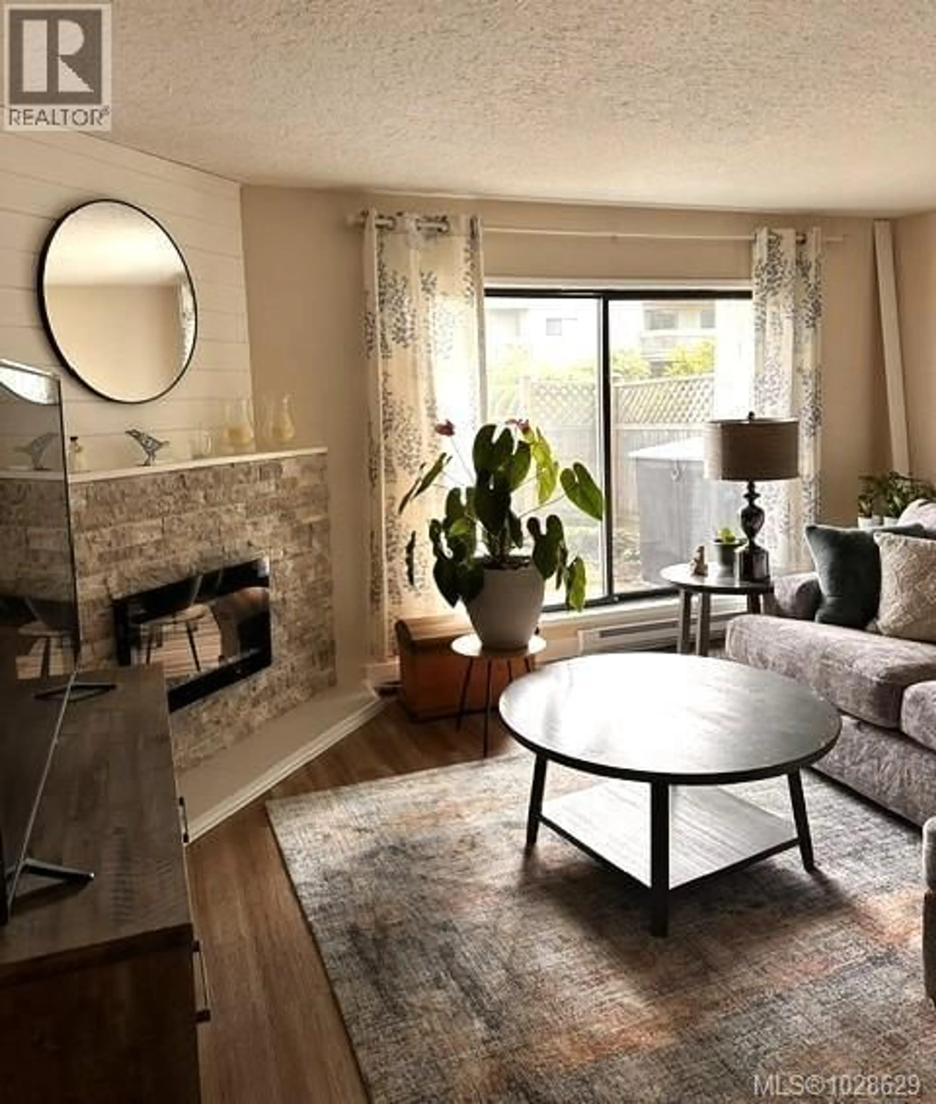 Living room with furniture, unknown for 107 - 363 MORISON AVENUE, Parksville British Columbia V9P1P4