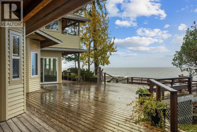 3495 HARWOOD ROAD, Hornby Island 2
