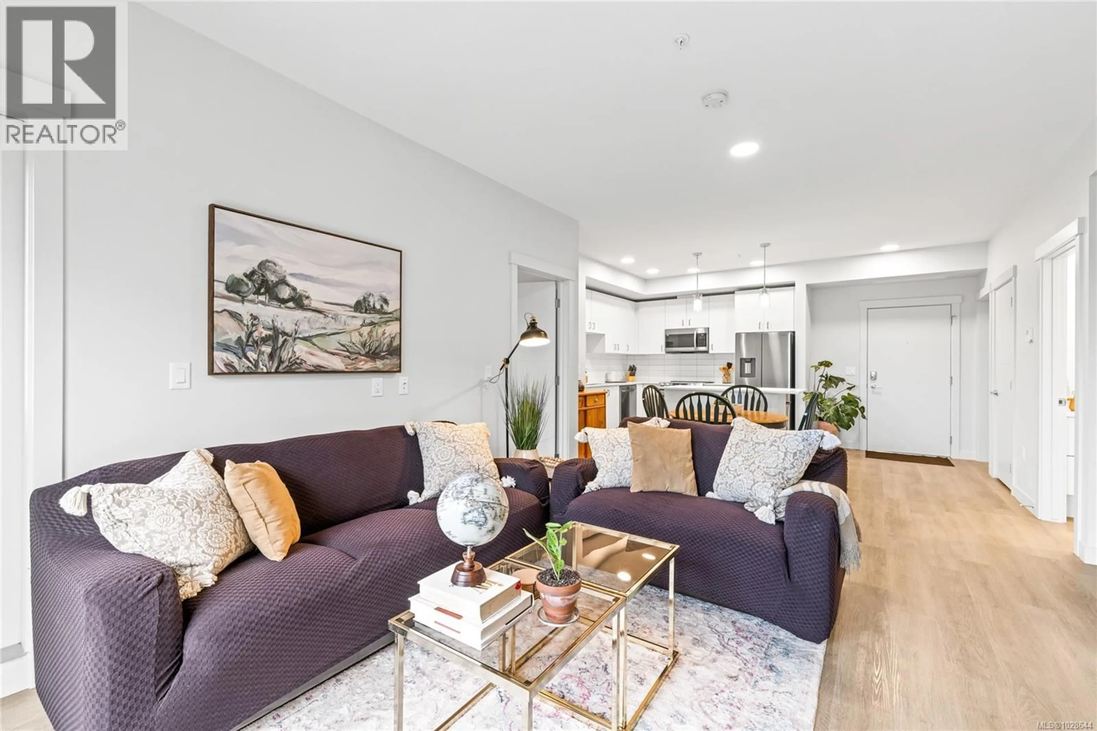 Living room with furniture, unknown for 103E - 120 JENSEN AVENUE WEST, Parksville British Columbia V9P0H7