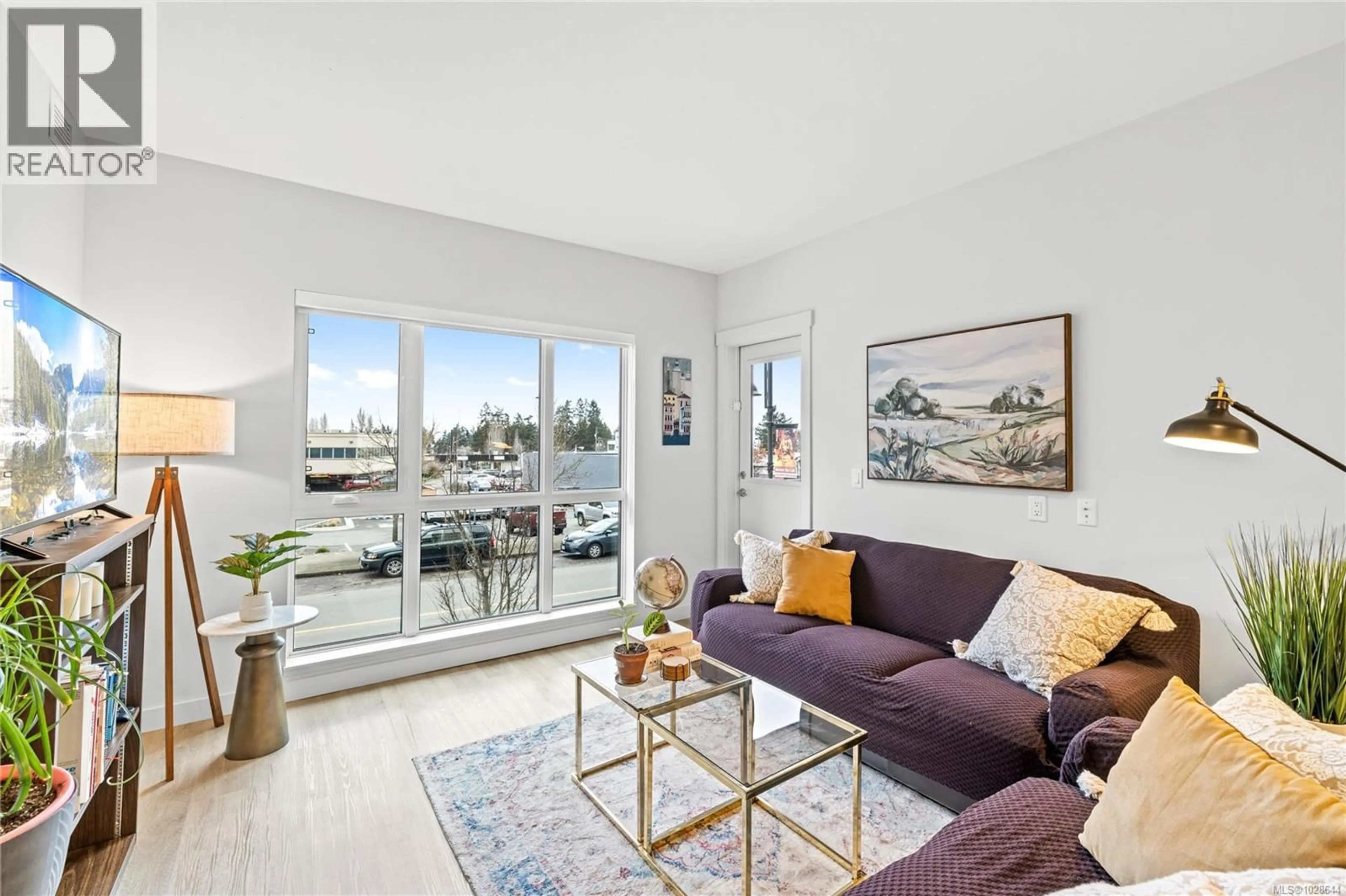 Living room with furniture, unknown for 103E - 120 JENSEN AVENUE WEST, Parksville British Columbia V9P0H7