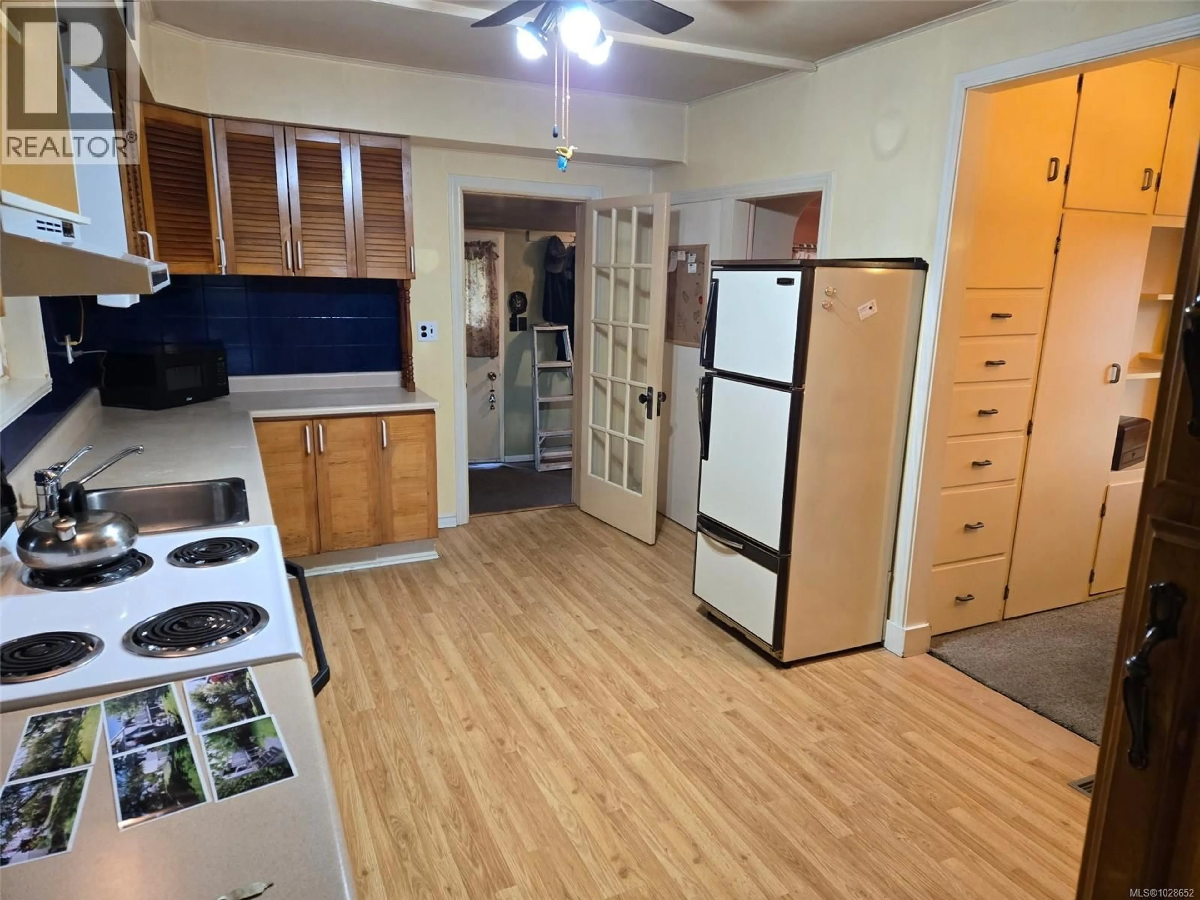 Standard kitchen, unknown for 3118 MAXWELL STREET, Chemainus British Columbia V0R1K0