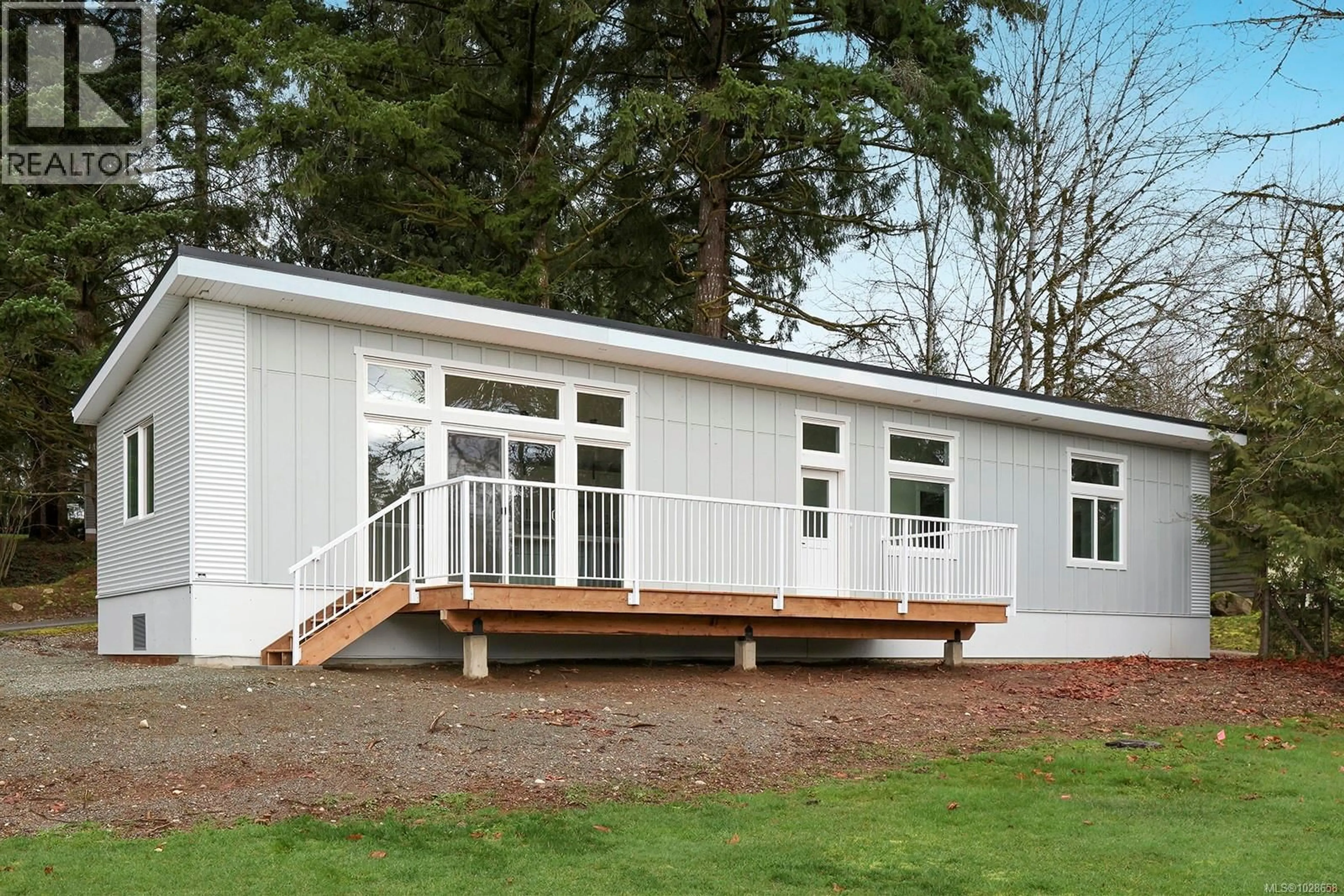 Home with vinyl exterior material, building for 3 - 6225 LUGRIN ROAD, Port Alberni British Columbia V9Y8G5