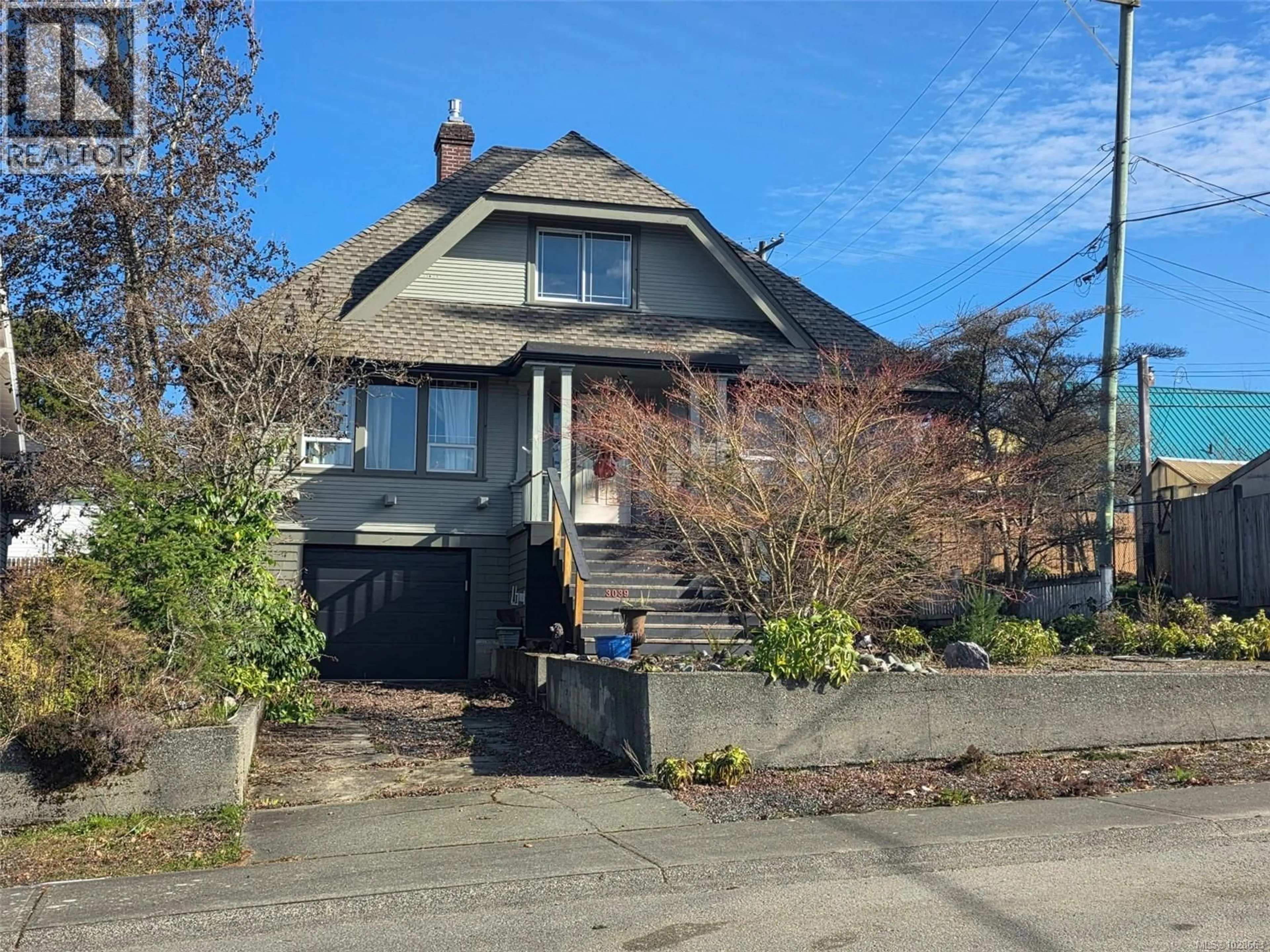 A pic from outside/outdoor area/front of a property/back of a property/a pic from drone, street for 3039 5TH AVENUE, Port Alberni British Columbia V9Y2E4