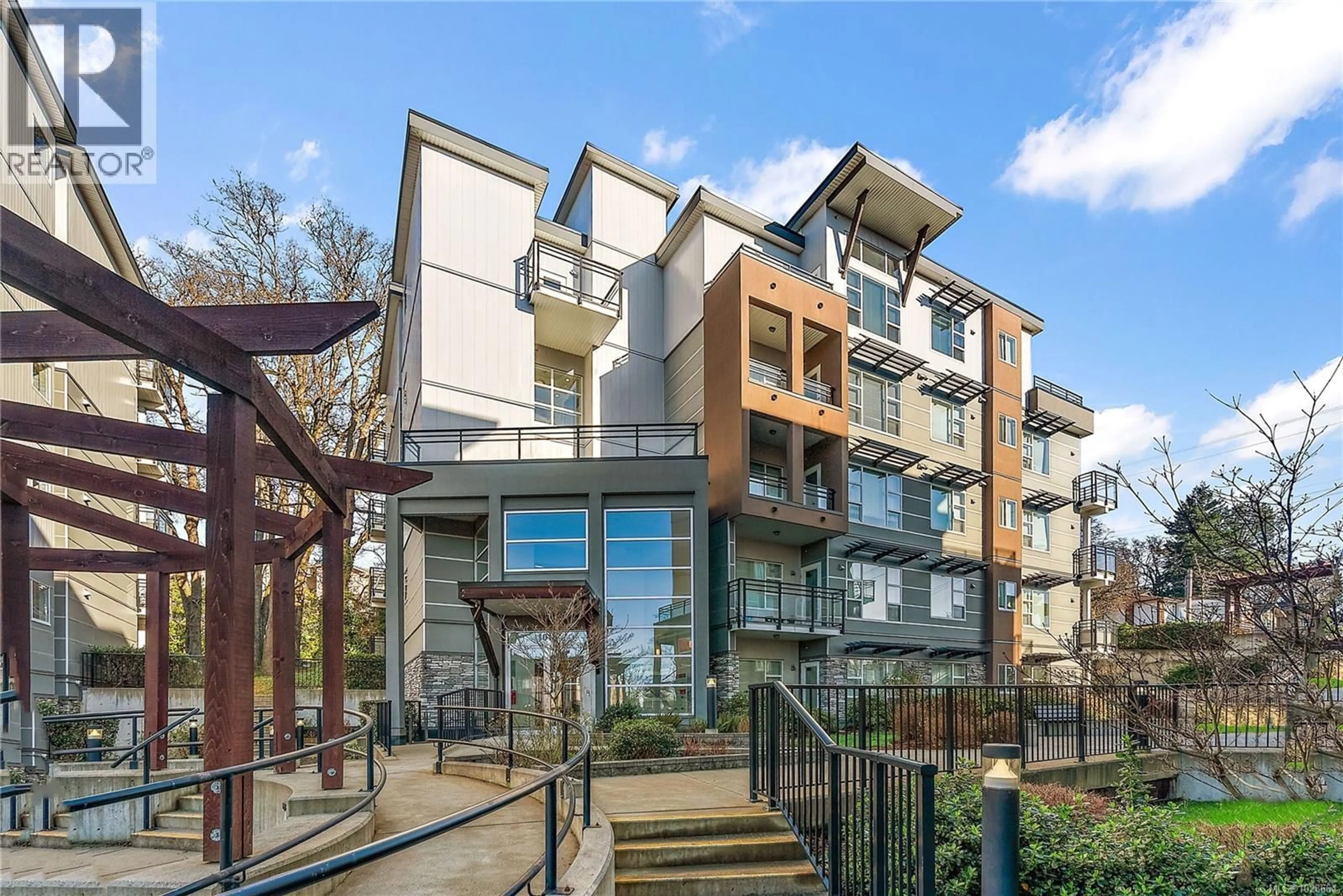 Patio, unknown for 301 - 1018 INVERNESS ROAD, Saanich British Columbia V8X0B1