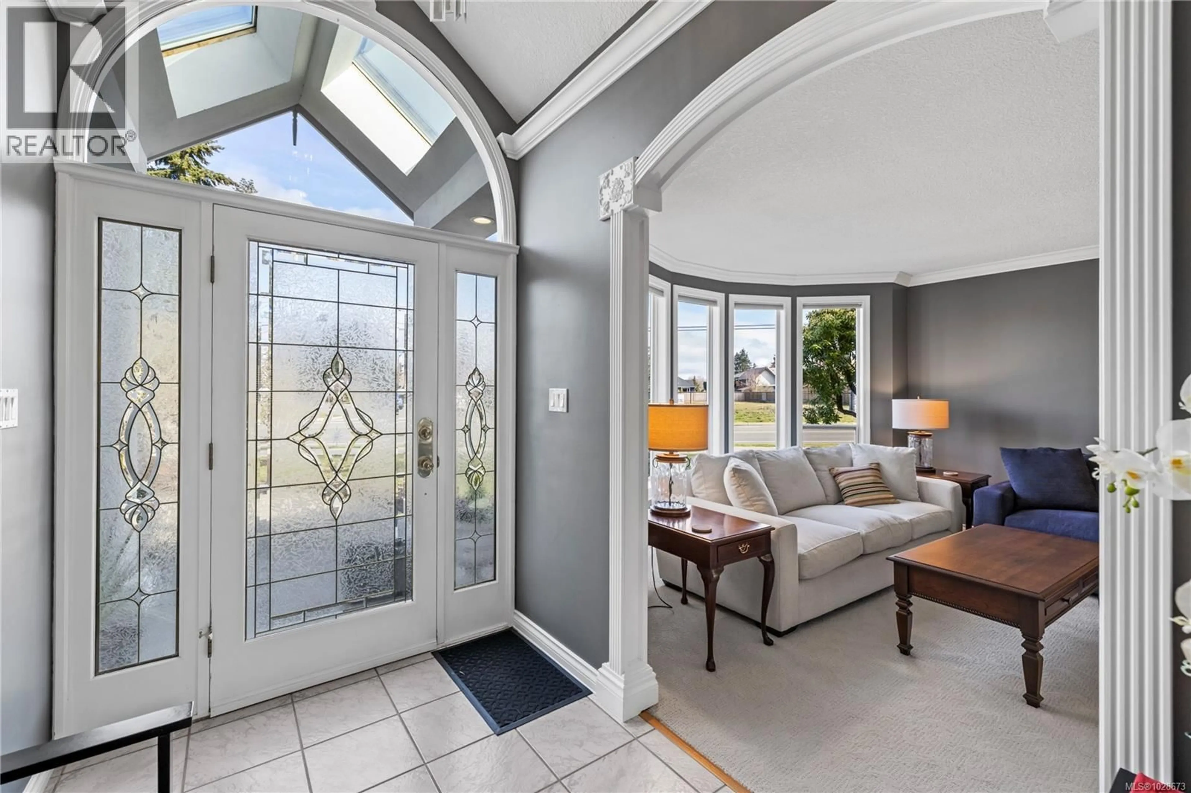 Indoor entryway for 801 TEMPLE STREET, Parksville British Columbia V9P1B1