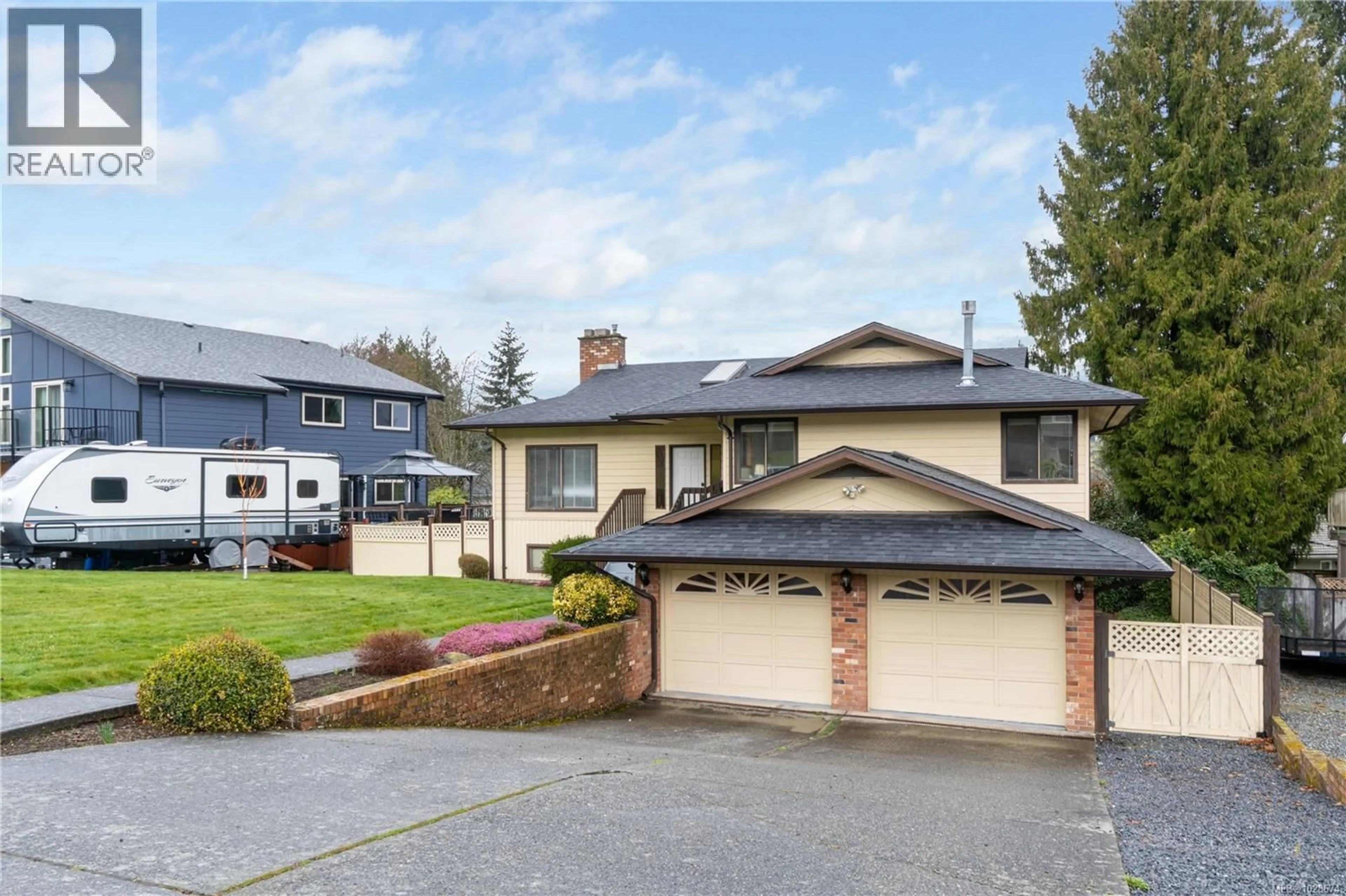 Home with vinyl exterior material, street for 2739 NEYLAND ROAD, Nanaimo British Columbia V9T4E4